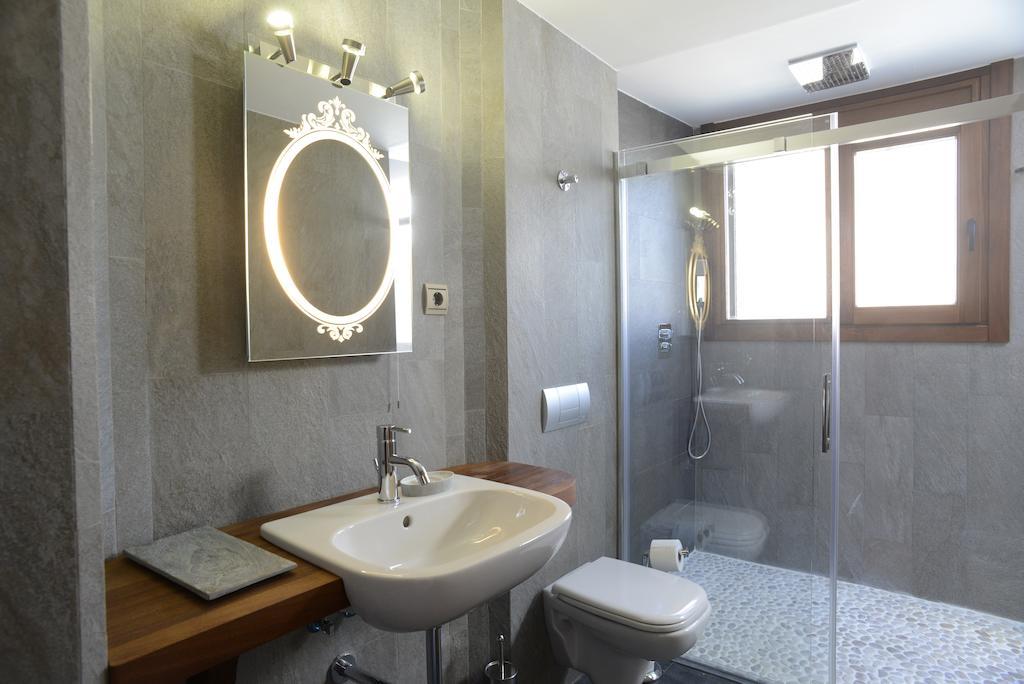 Suite Spa Bath,232858456:JPEG