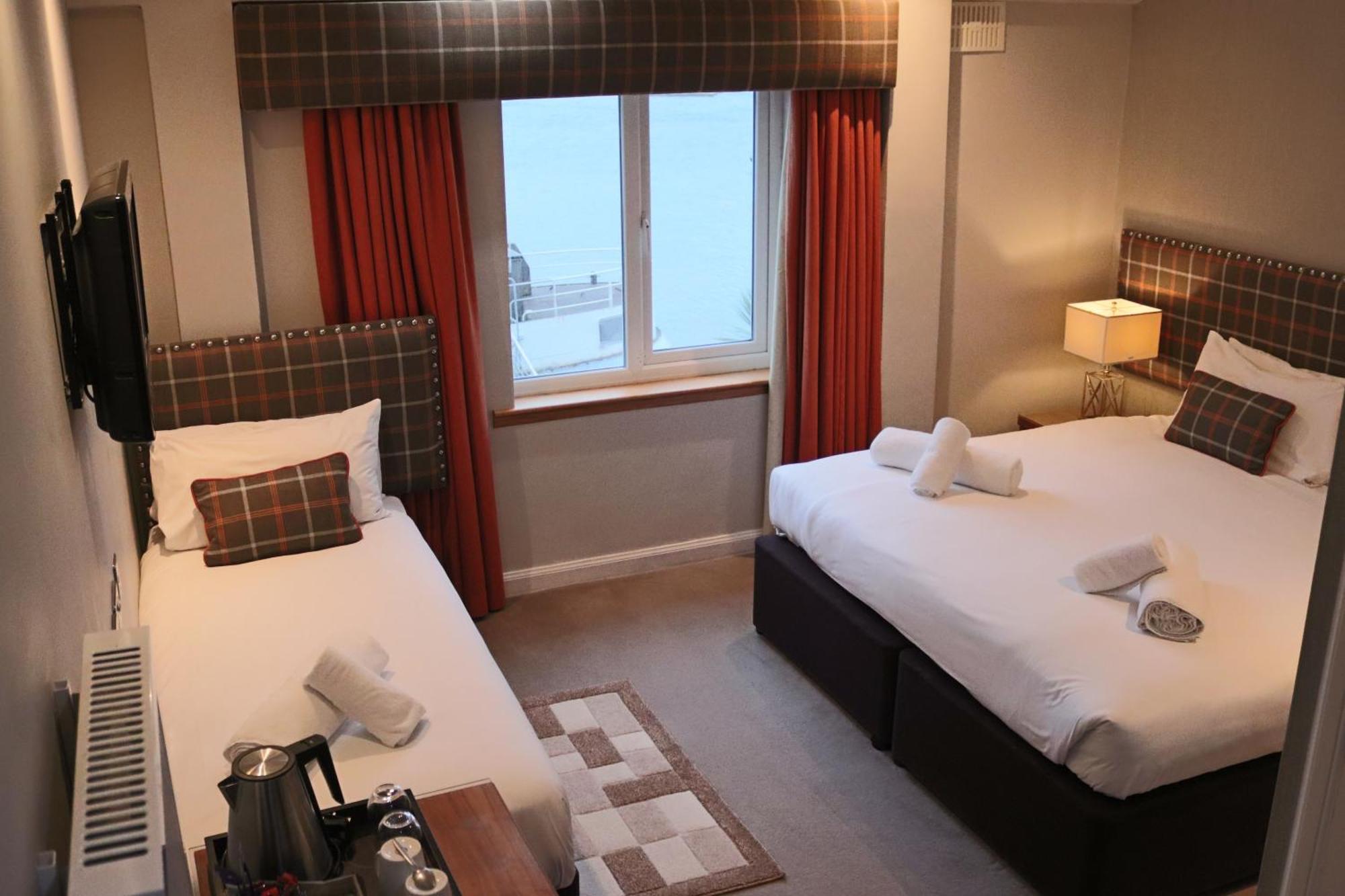 Family or Triple Room with Sea View