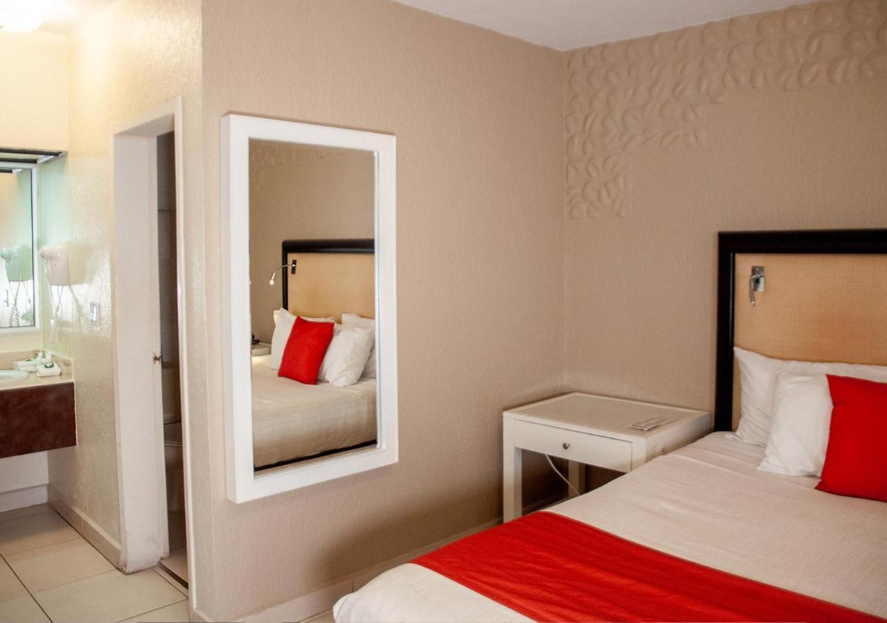 Habitación con cama extragrande.