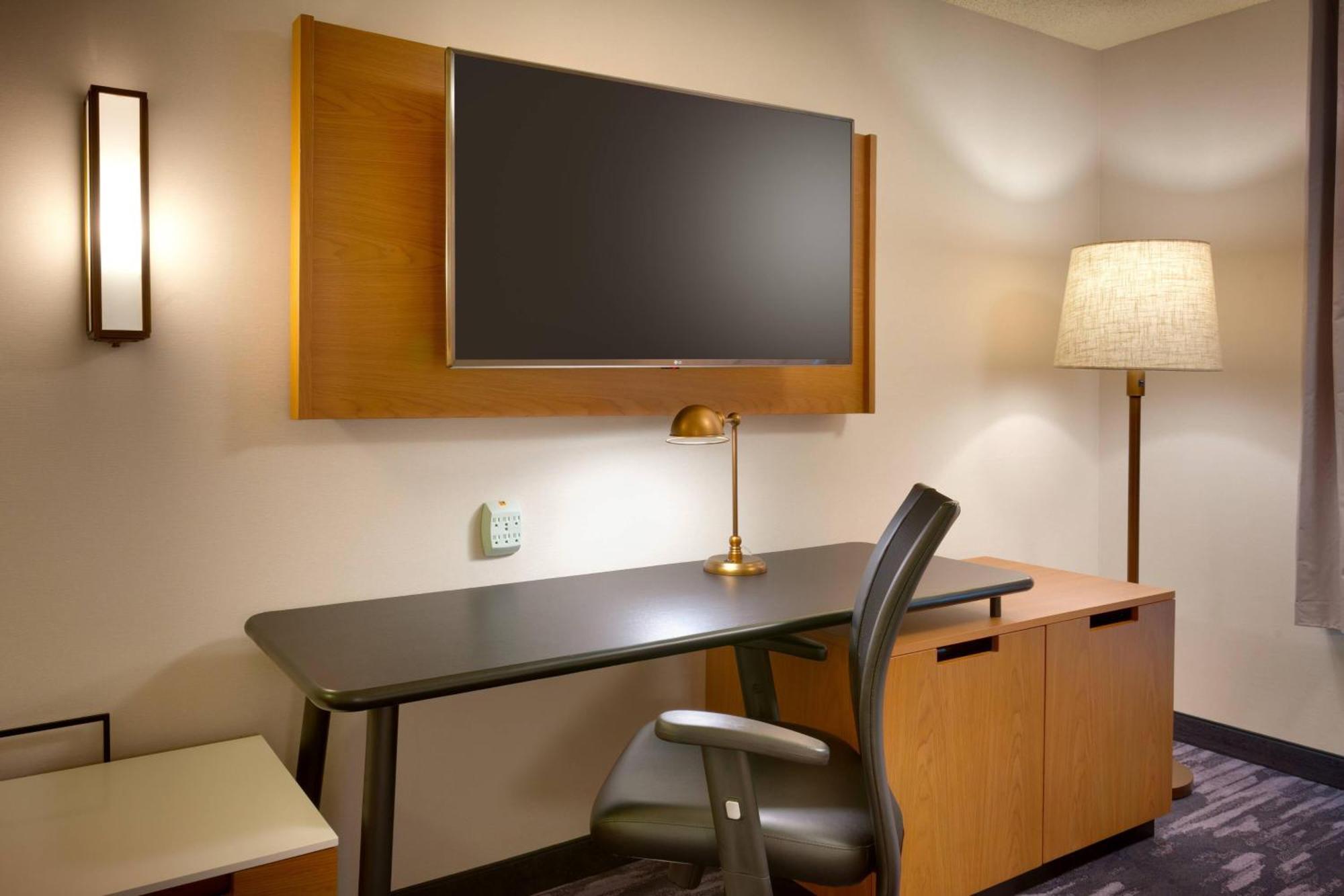 Suite Queen with Two Queen Beds - Accessible/Non-Smoking