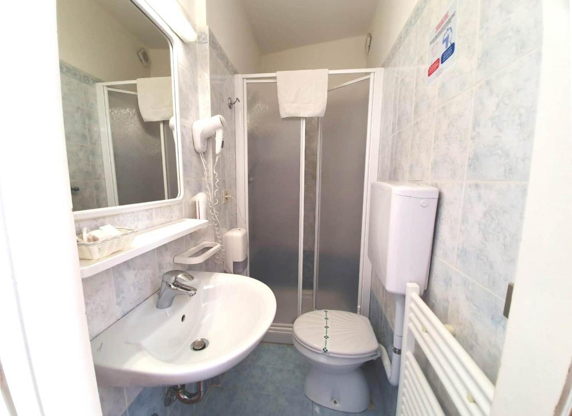 Twin Room with Private Bathroom