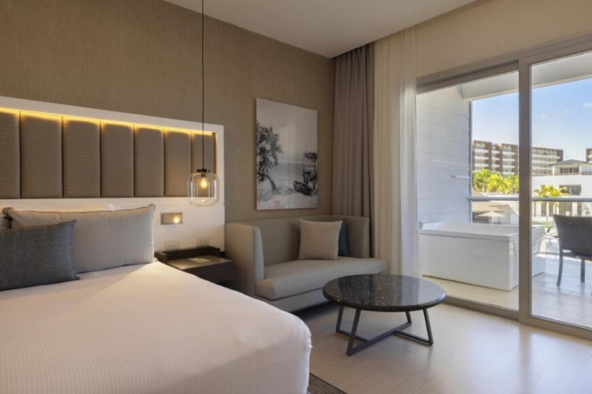 Luxury Junior Suite Ocean View Terrace Jacuzzi Diamond Club