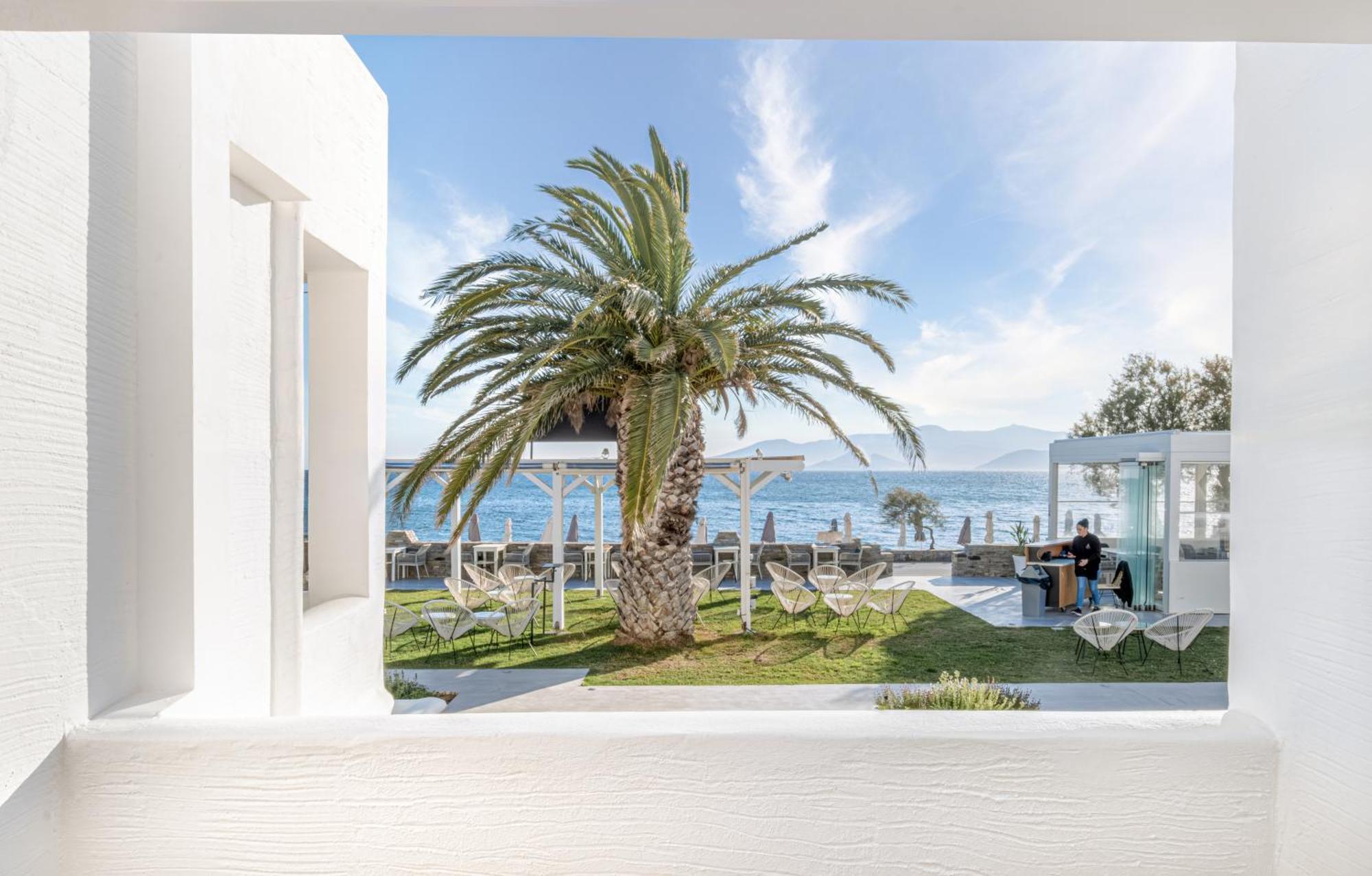 Suite Deluxe con bañera de hidromasaje y vistas al mar