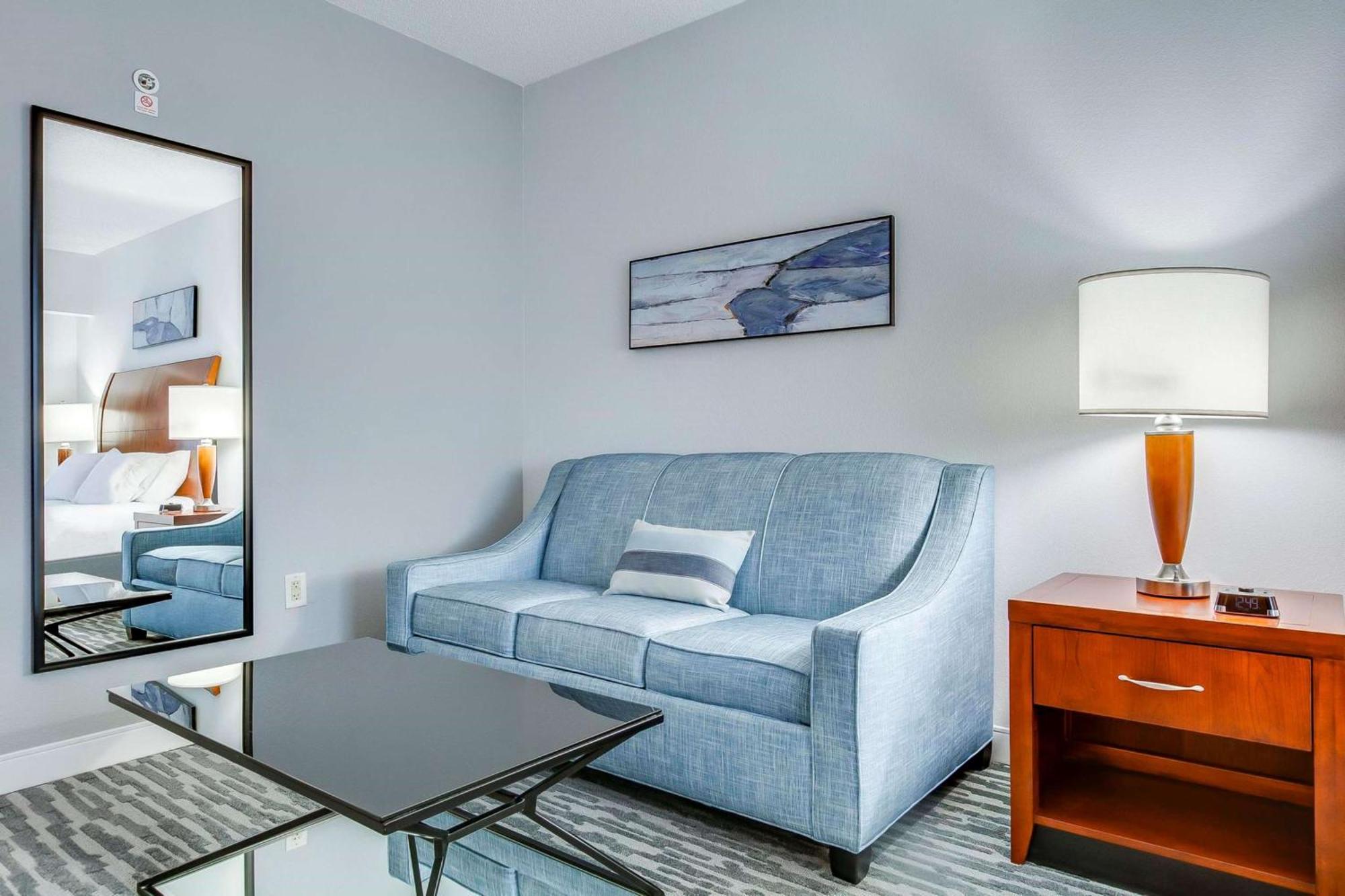 Deluxe King Room Sofa Bed