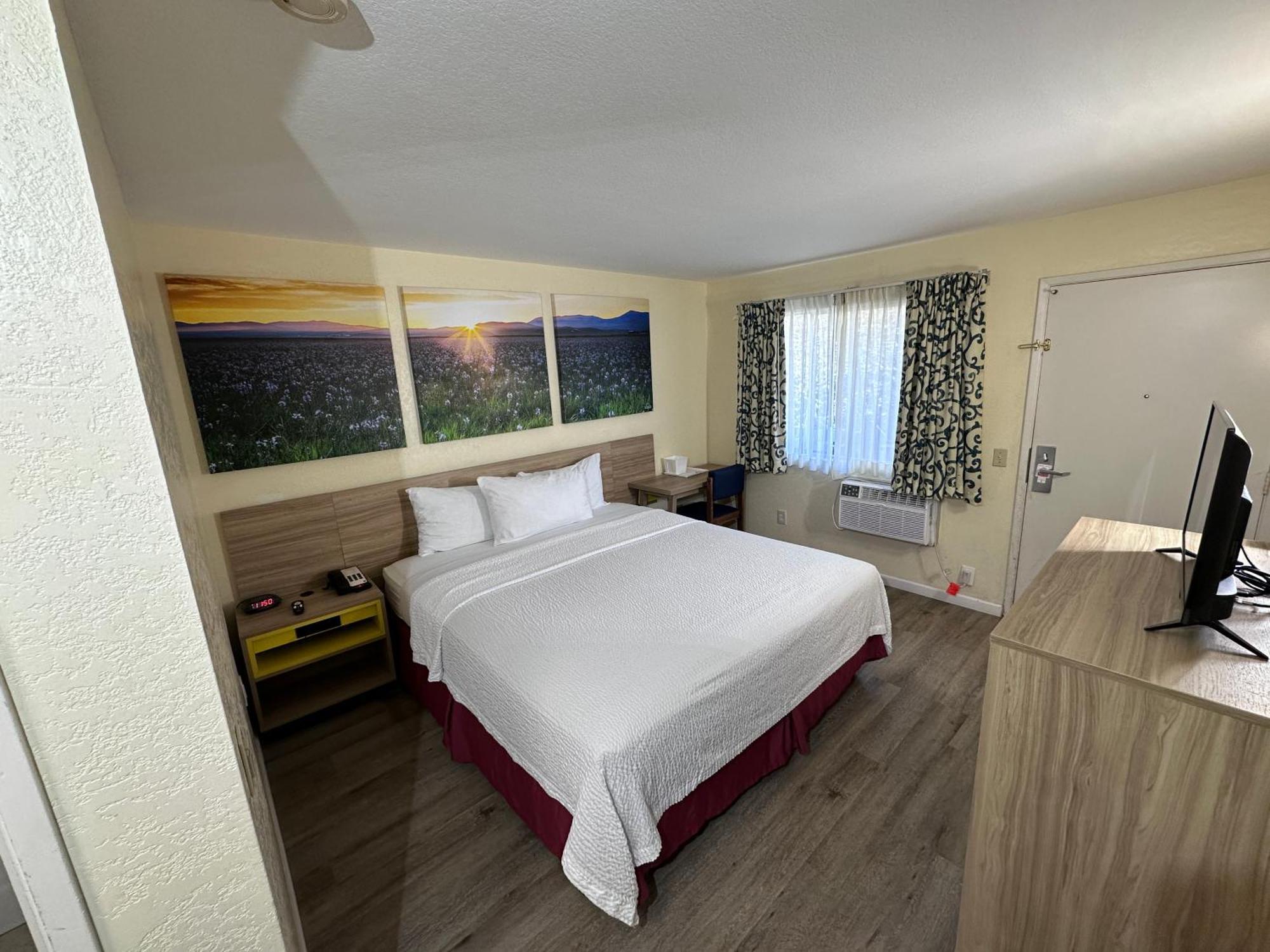 King Room - Non-Smoking