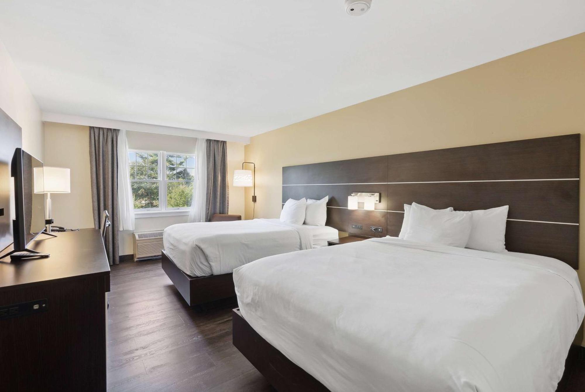 Queen Room with Two Queen Beds - Non-Smoking