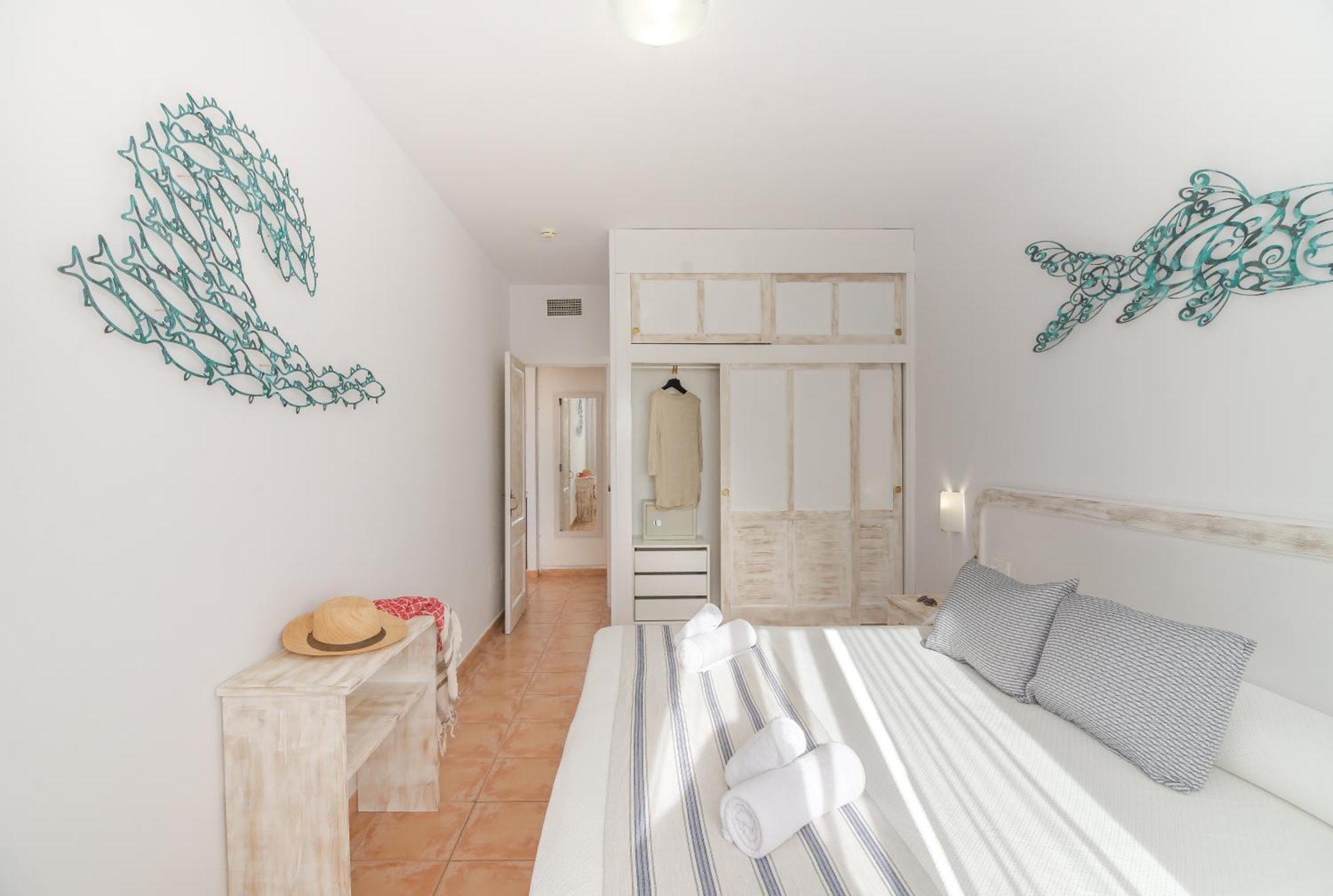 One-Bedroom Apartment Club