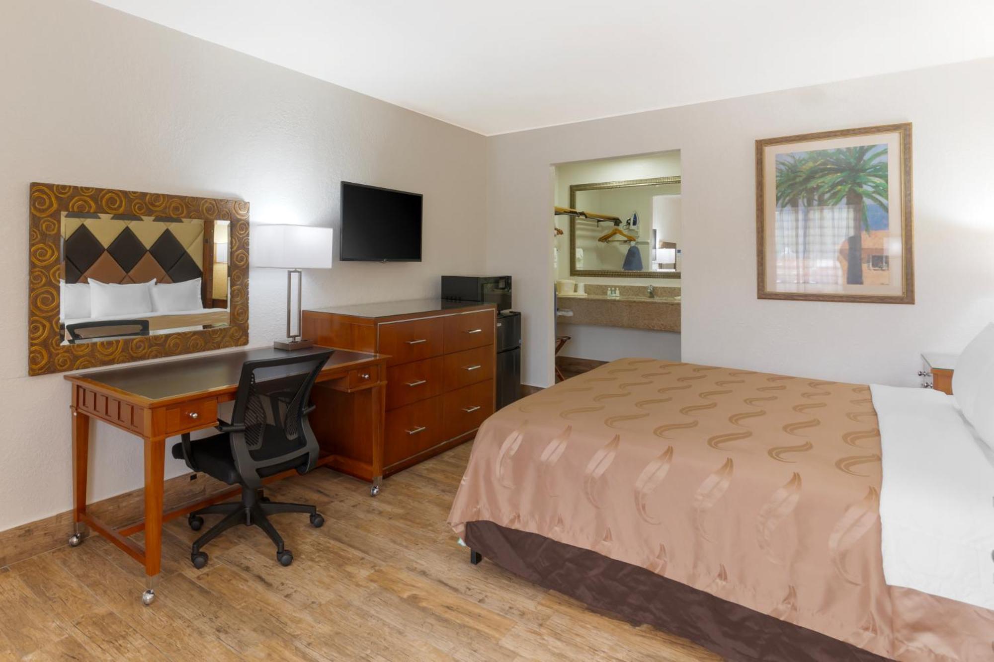 Habitación con cama grande y bañera adaptada para personas con discapacidad - Vestíbulo exterior - No fumadores