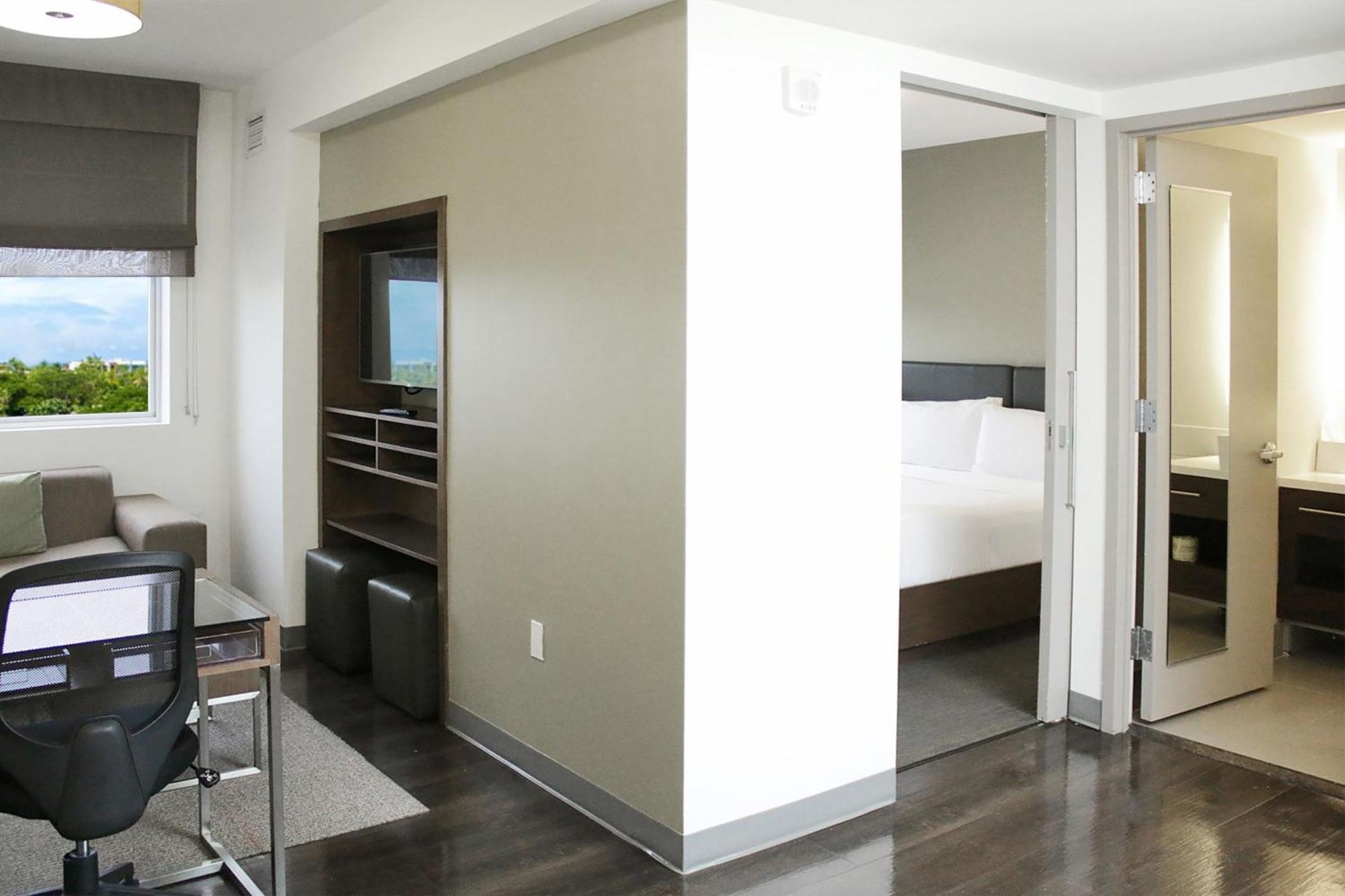 One-Bedroom King Suite,1532119213:JPEG