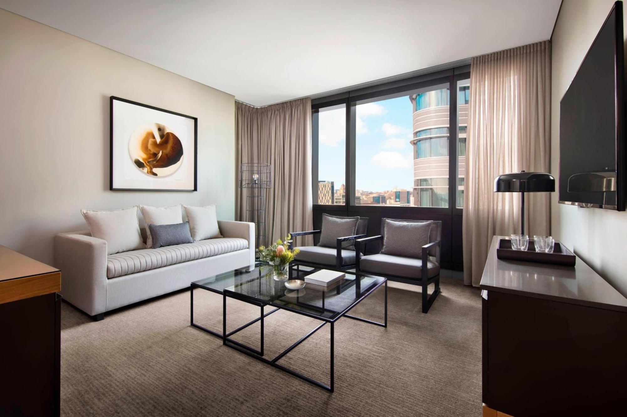 One-Bedroom Executive King Suite Sofa Bed