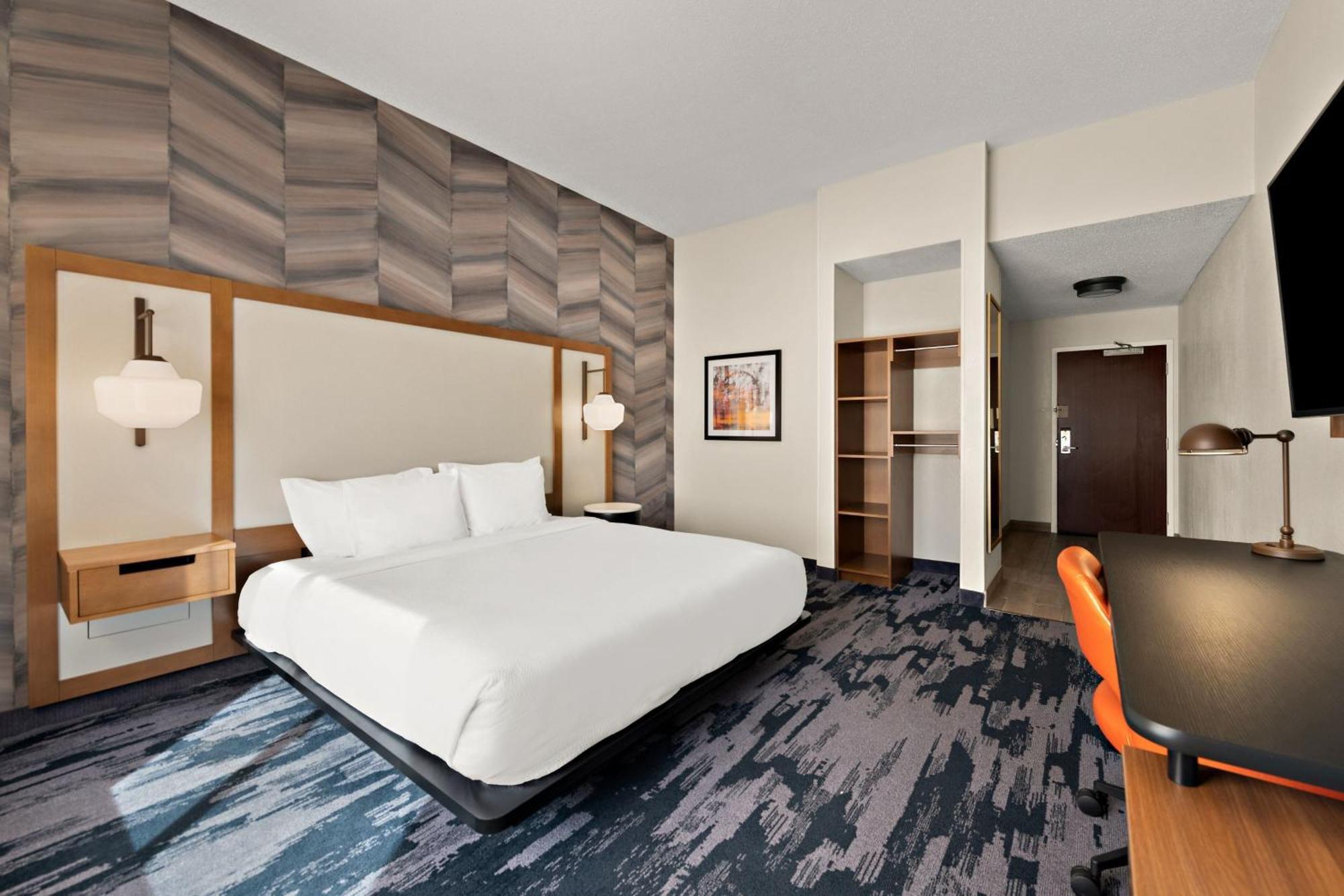 King Room with Sofa Bed