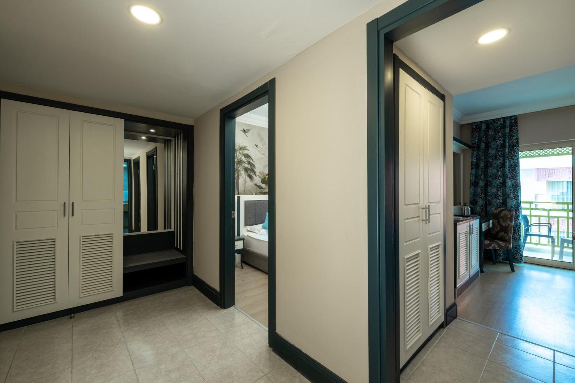 Family Room (4 Adults)