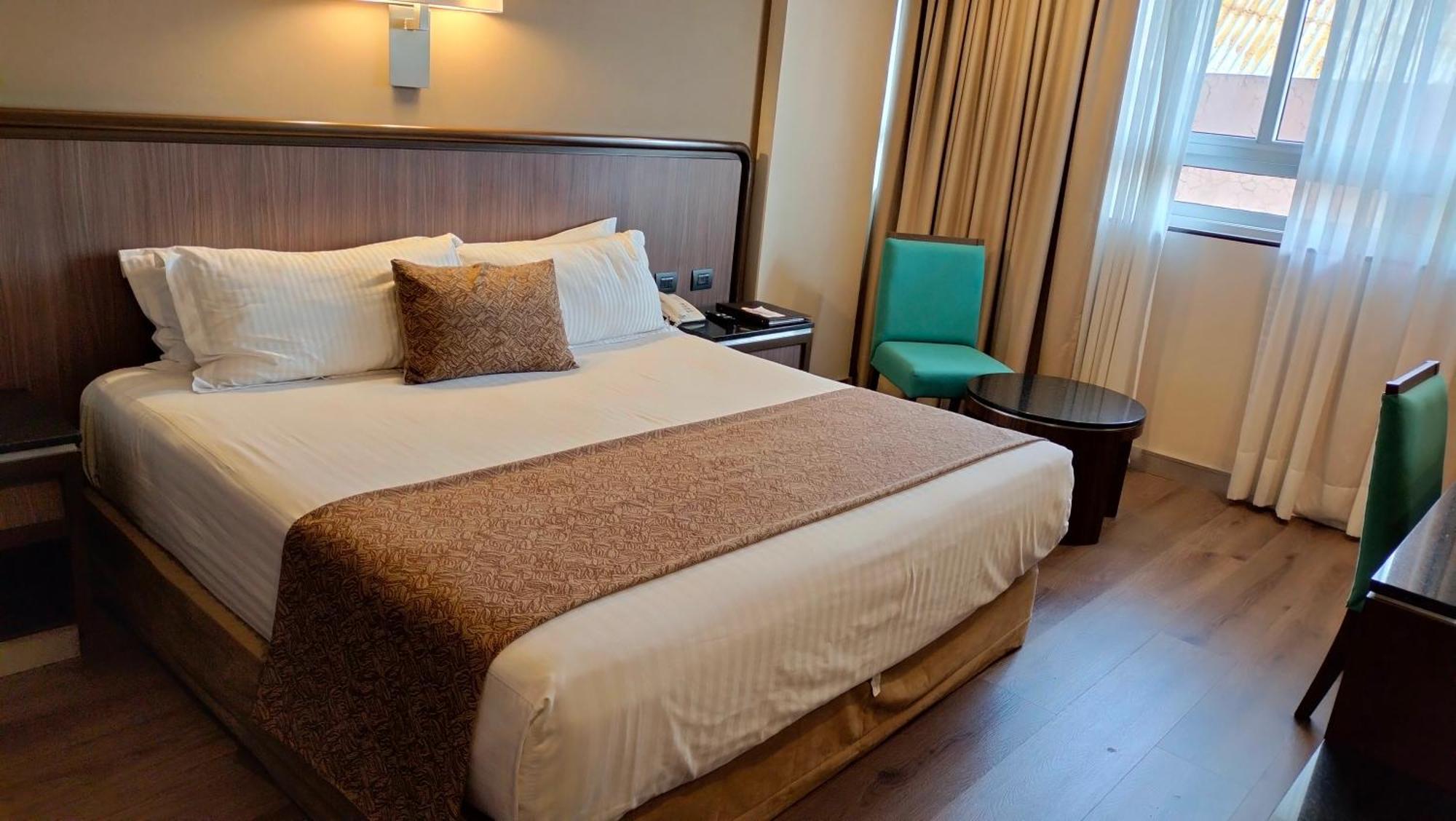 Superior Queen Room,1535871769:JPEG
