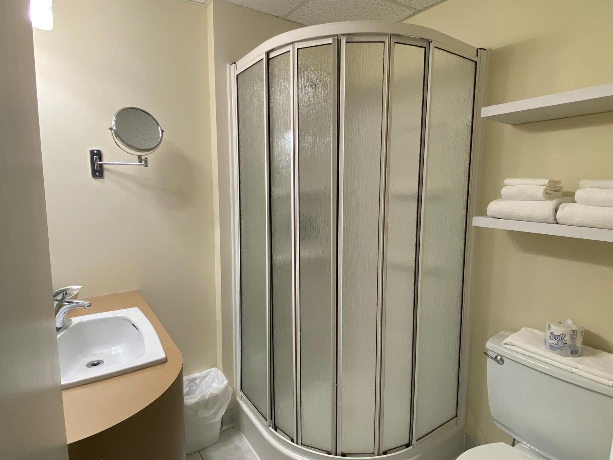 Twin Room,1536497710:JPEG