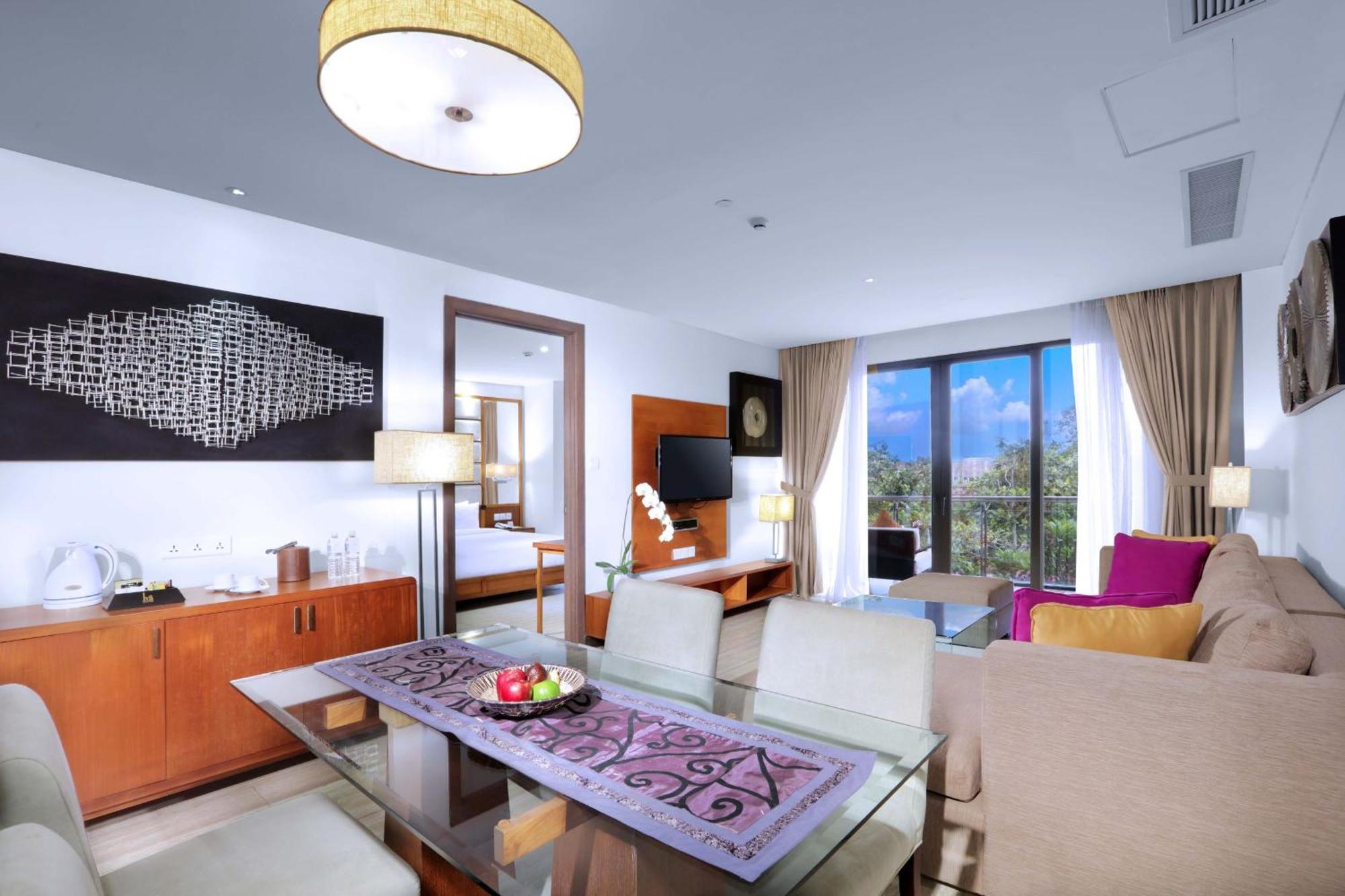 One-Bedroom Suite with Daily Two-Bottle Beer and Wellness Activity