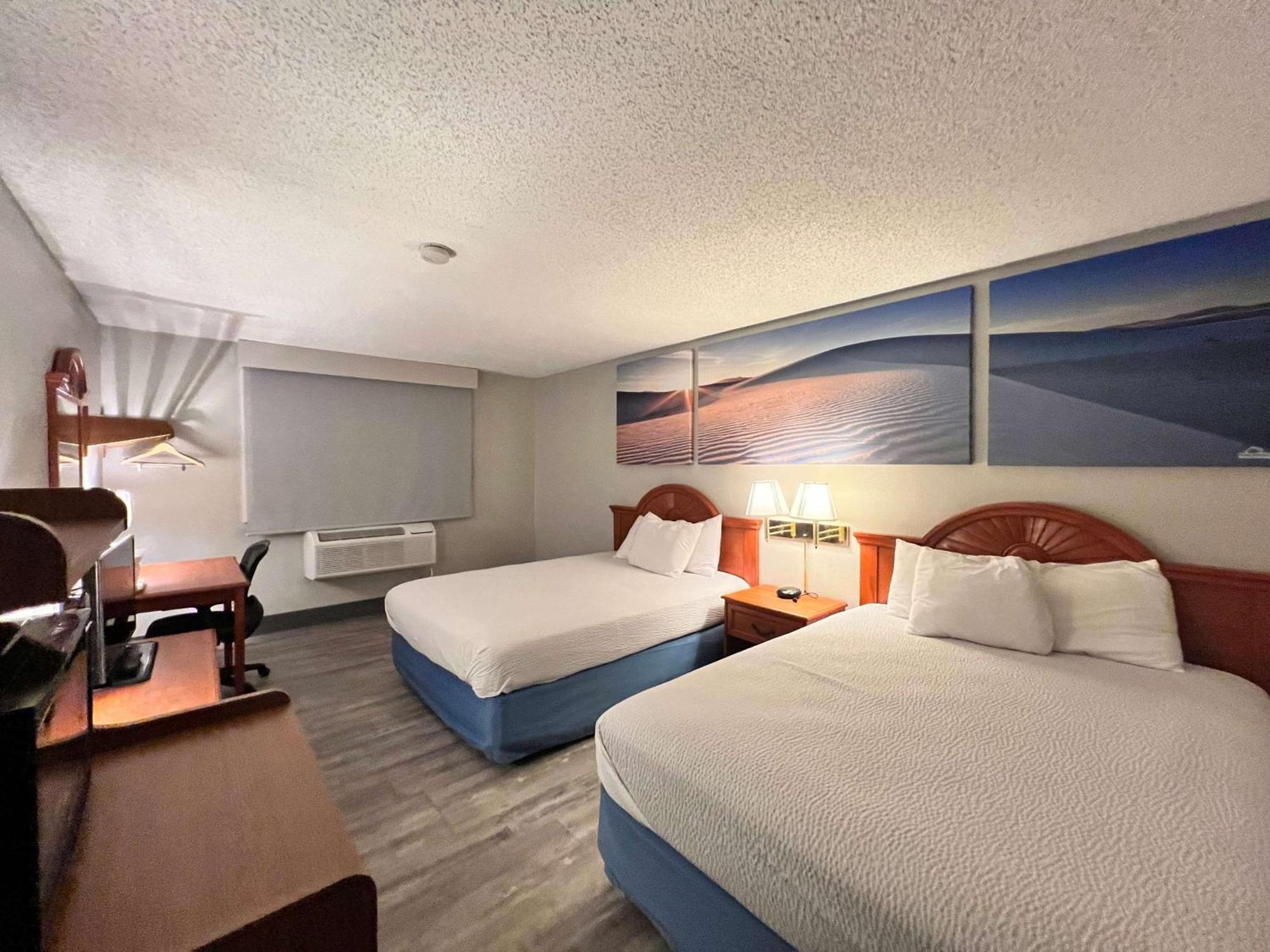 Queen Room with Two Queen Beds - Non-Smoking