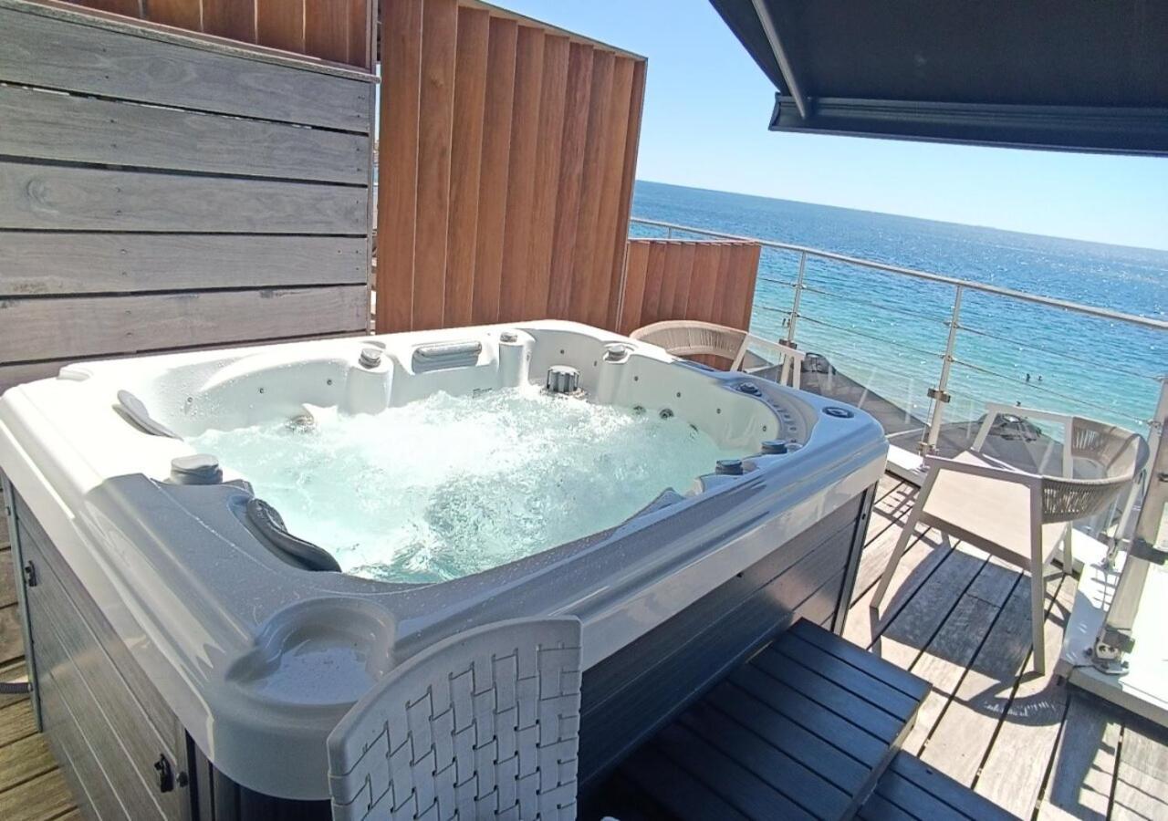 Superior Doppelzimmer mit Whirlpool und Meerblick