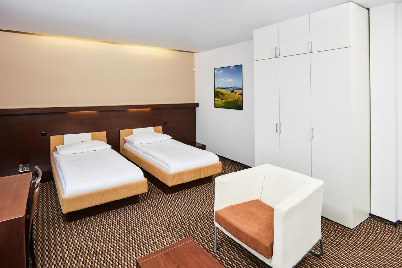 Double or Twin Room,1580540283:JPEG