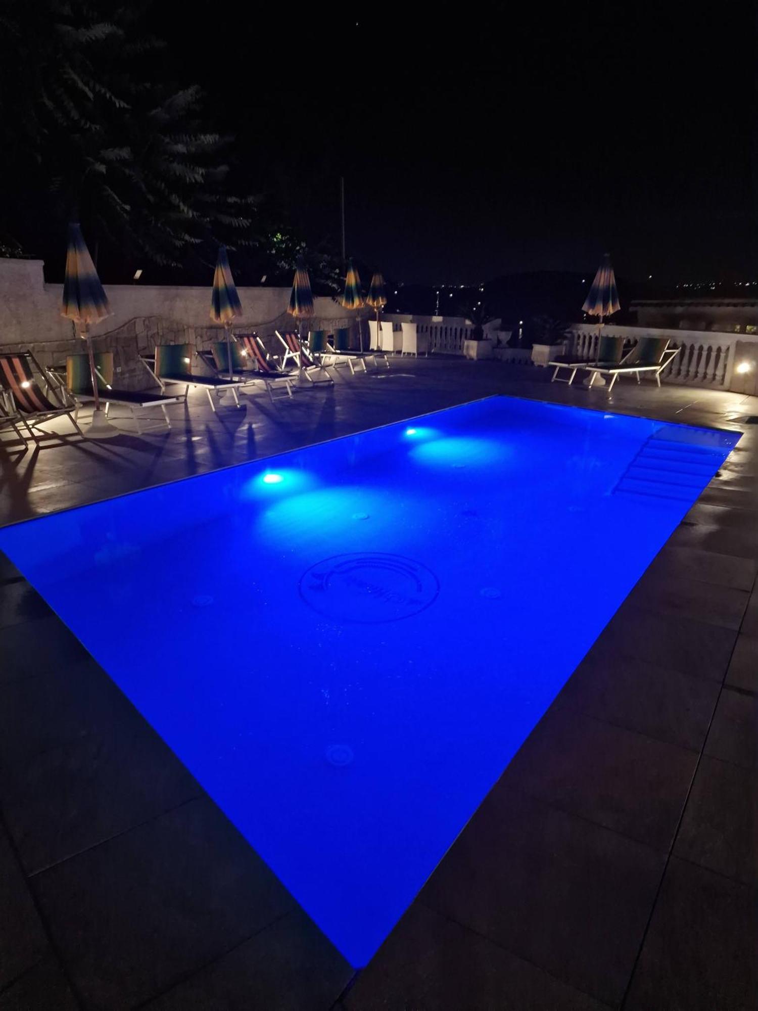 Double or Twin Room Sea View