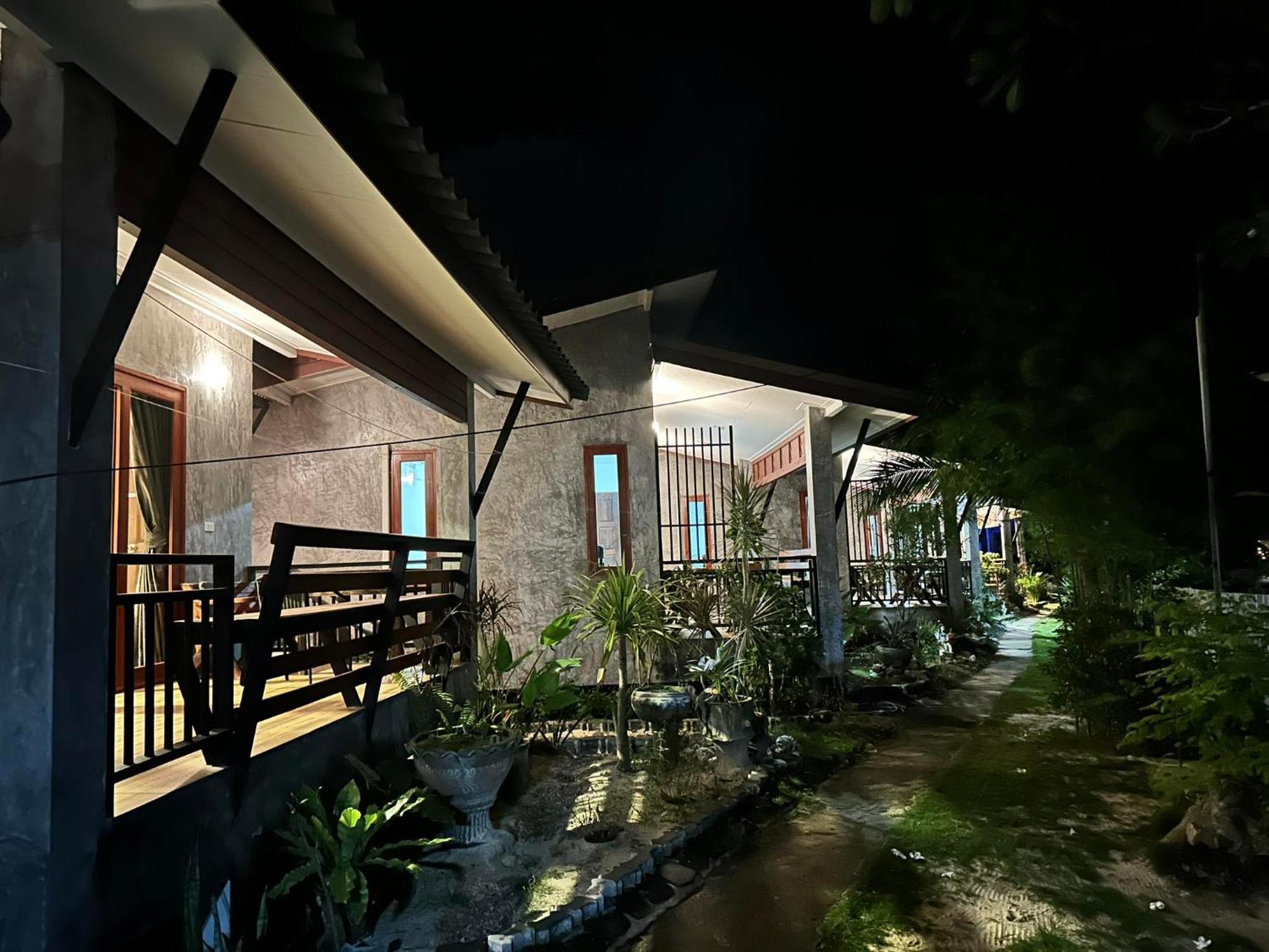 Deluxe Double Room Garden View