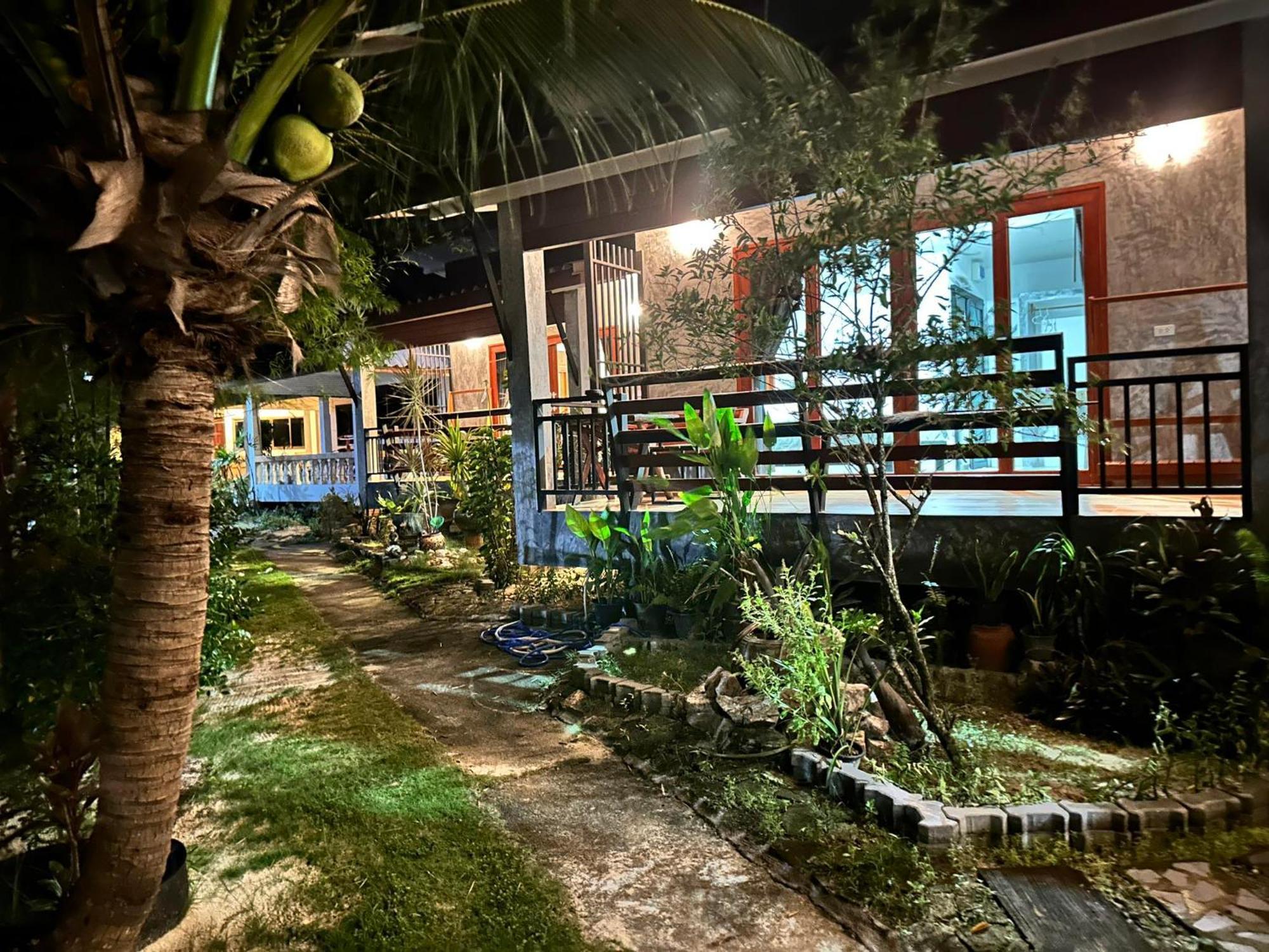 Deluxe Double Room Garden View
