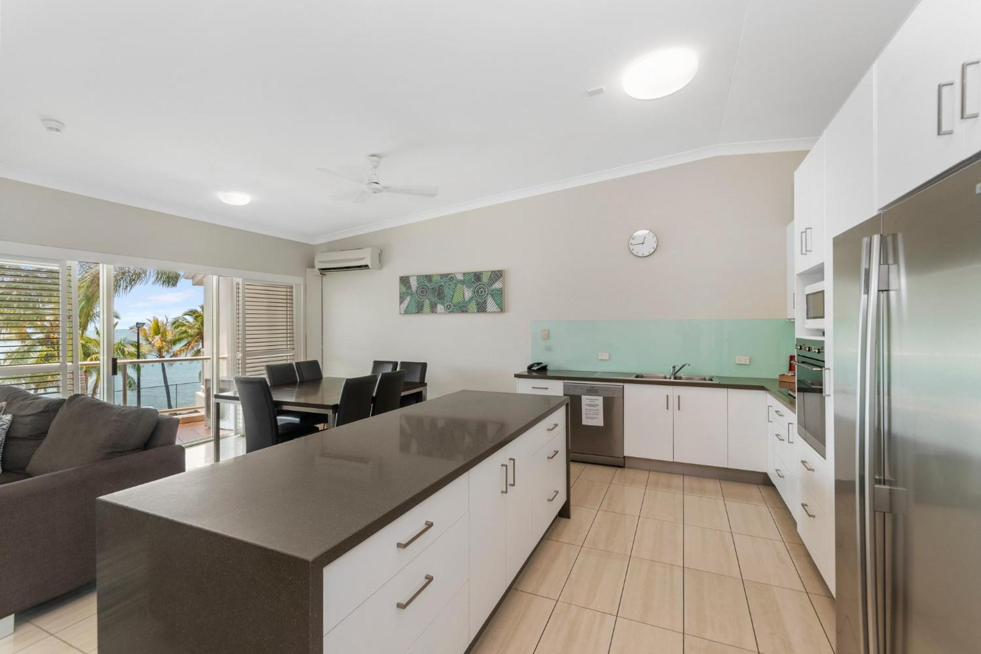 Two-Bedroom Apartment with Ocean View - Stair Access
