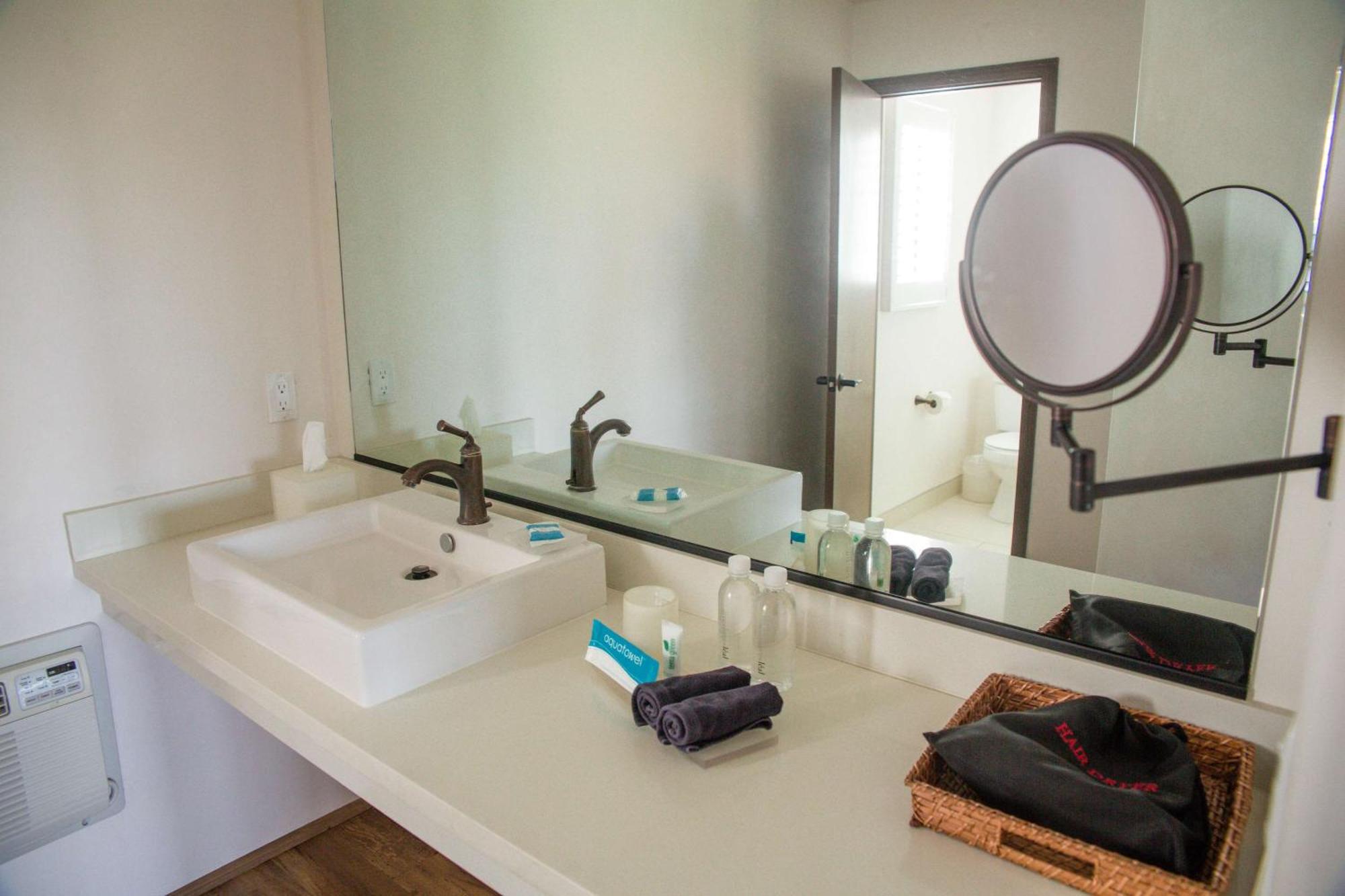 Deluxe Queen Room with Two Queen Beds - Non-Smoking