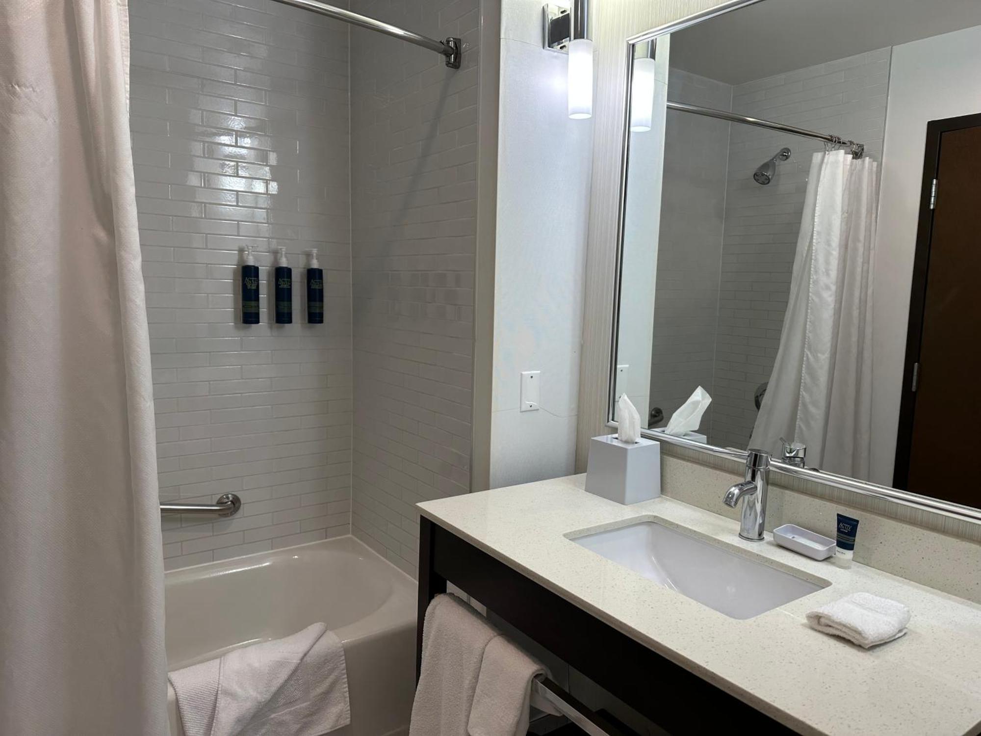 Suite, 1 King, Sofa bed, Corner room