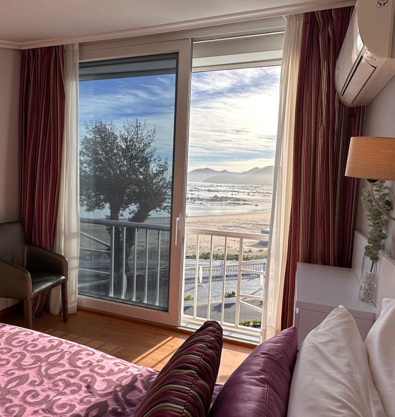 Tweepersoonskamer met 1 of 2 Bedden en Uitzicht op Zee