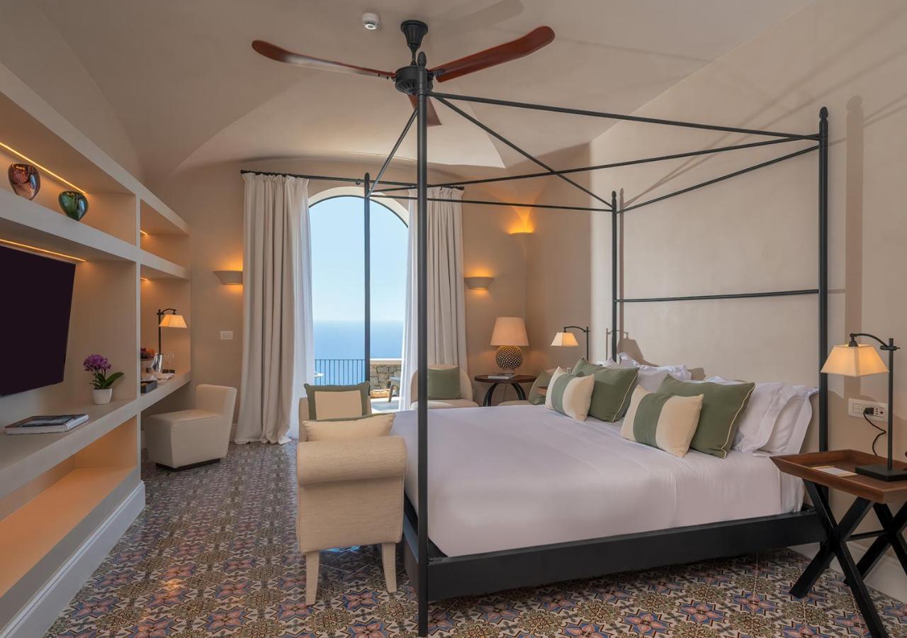 Signature Suite with Private Pool