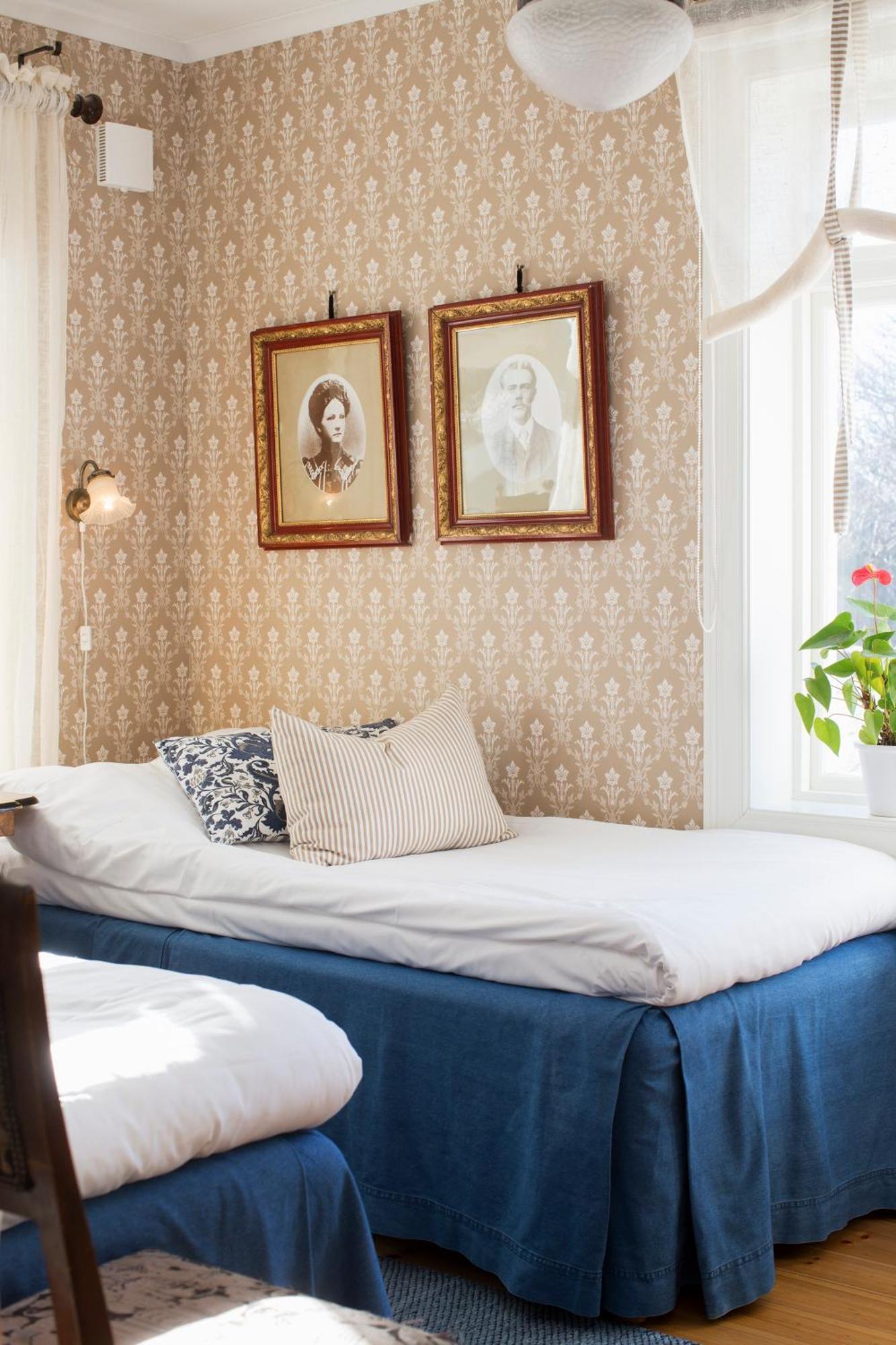 Small Twin Room,1603731468:JPEG