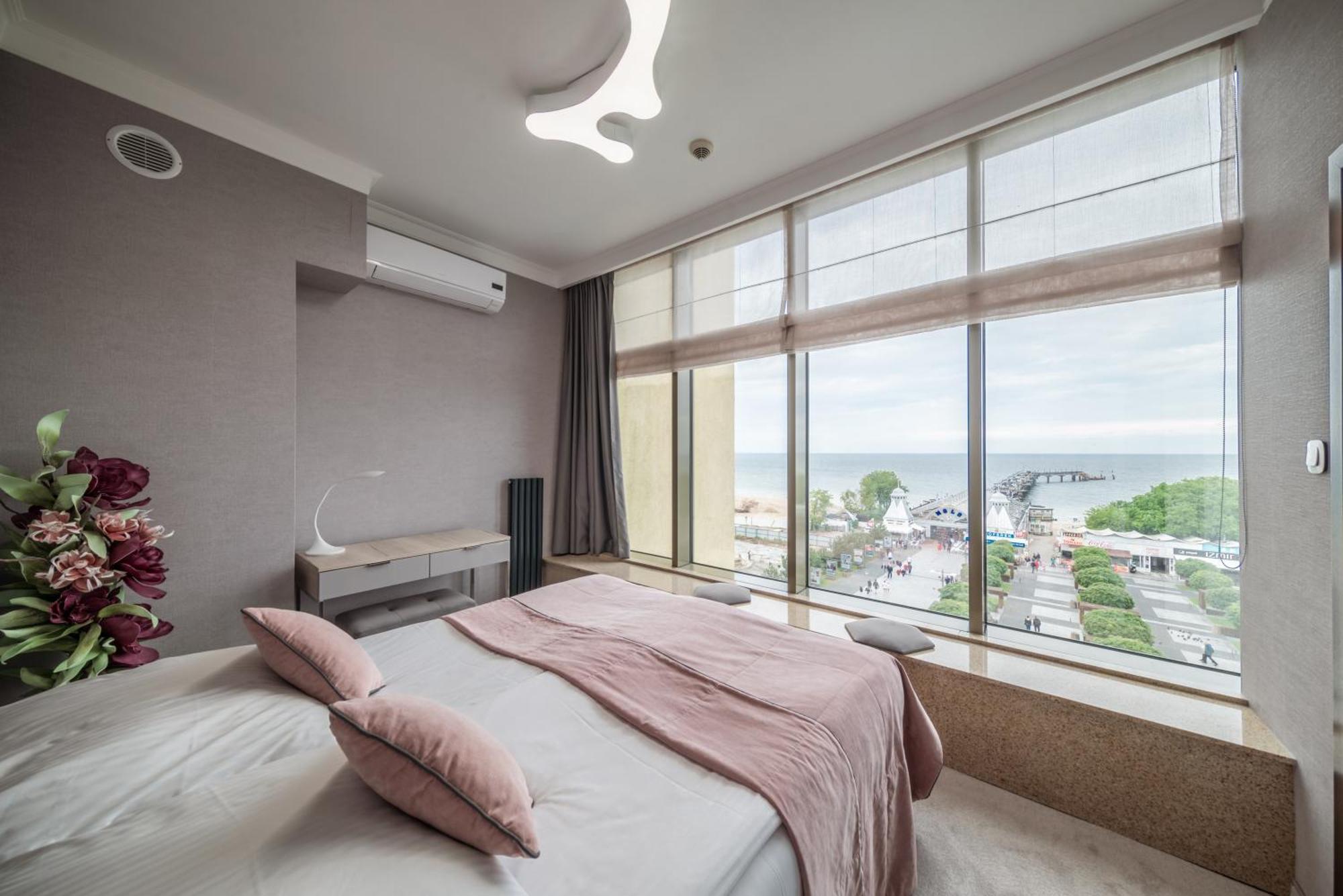 One-Bedroom Apartment Sea View