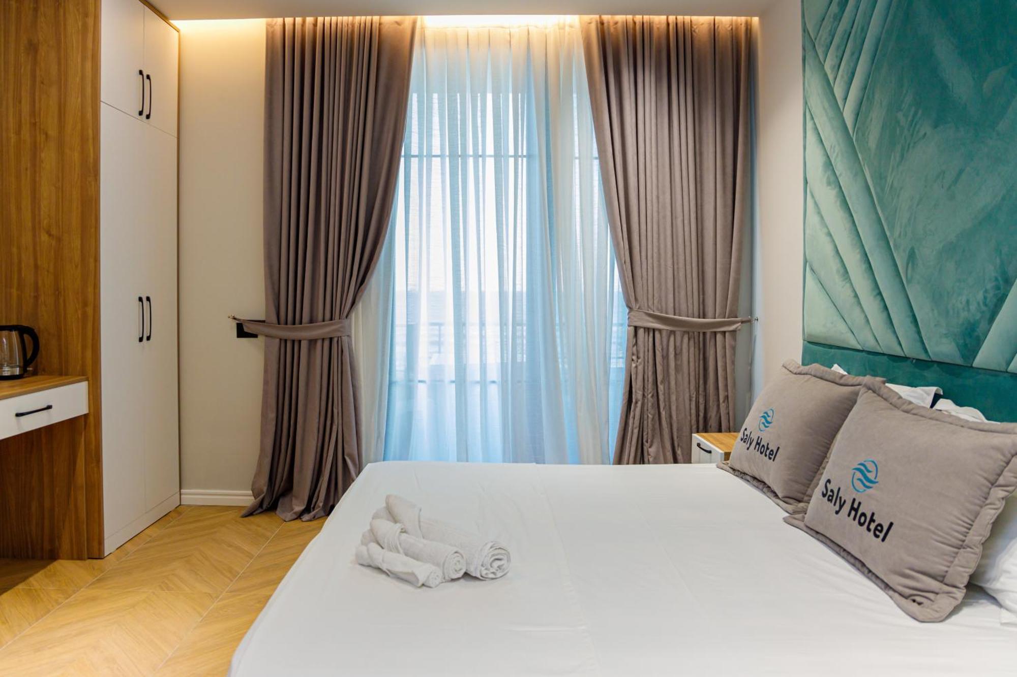 Deluxe Doppelzimmer mit seitlichem Meerblick