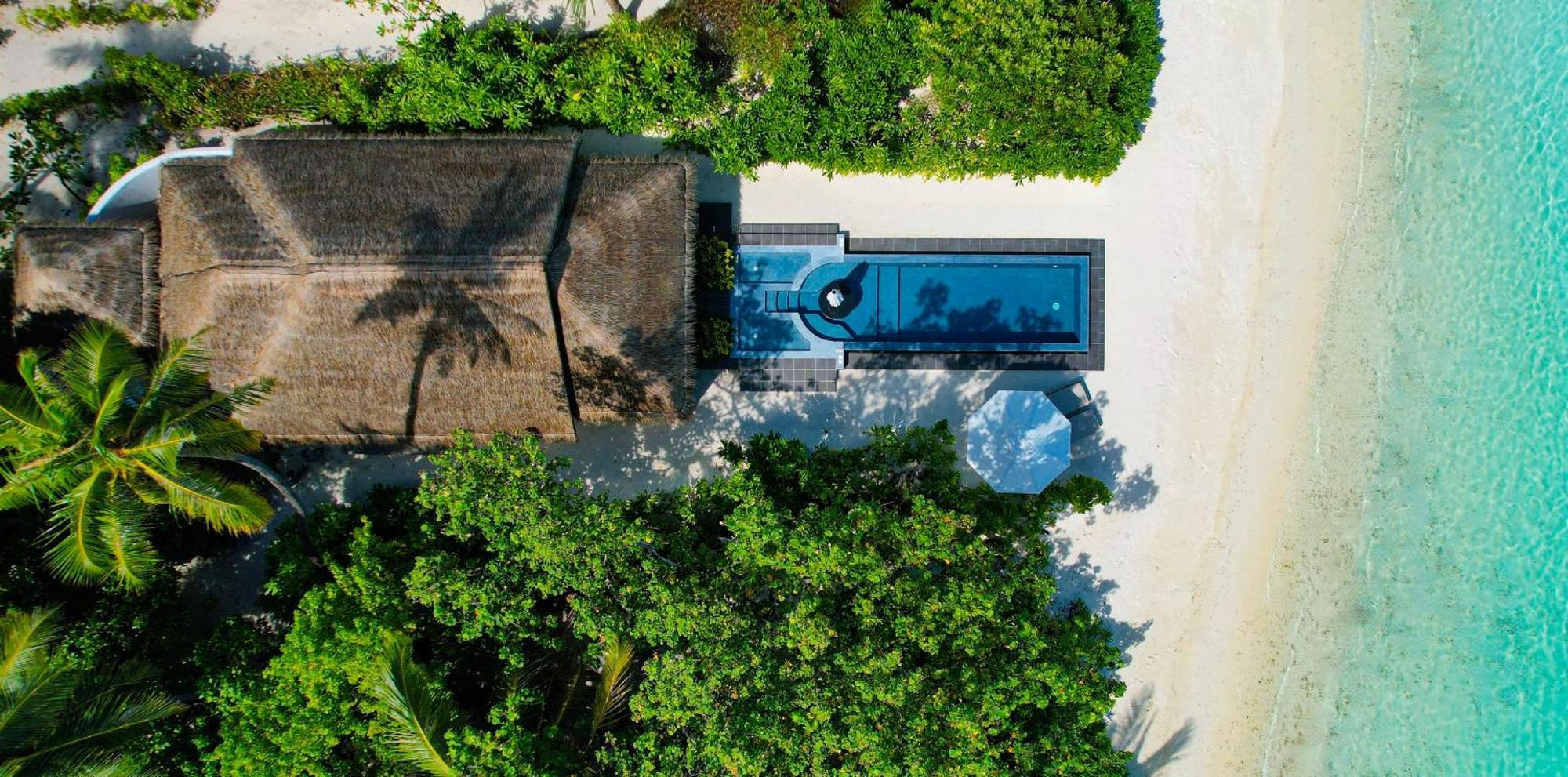 Villa con piscina infinita frente al mar