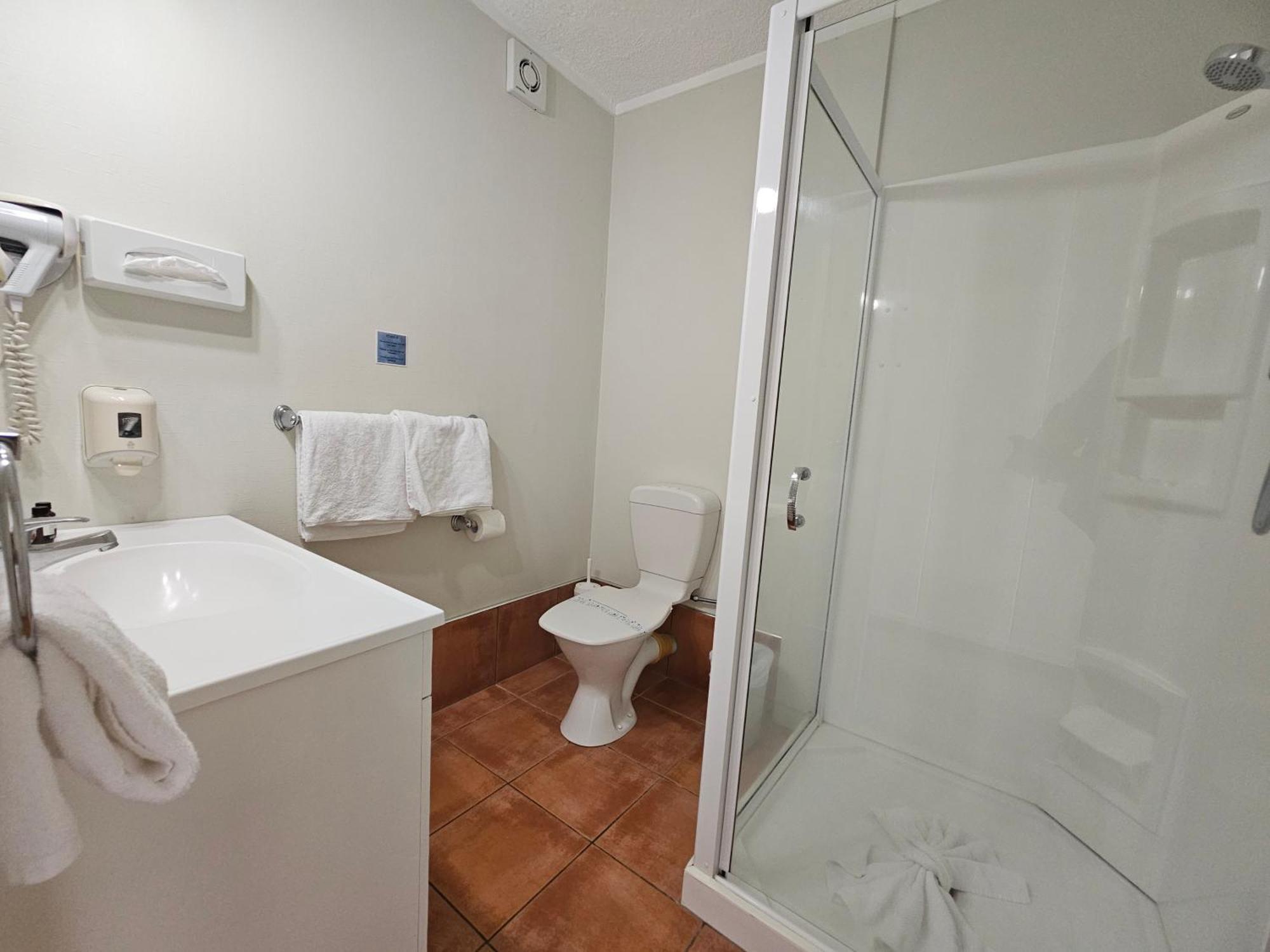 Studio on Ground Floor Lake View