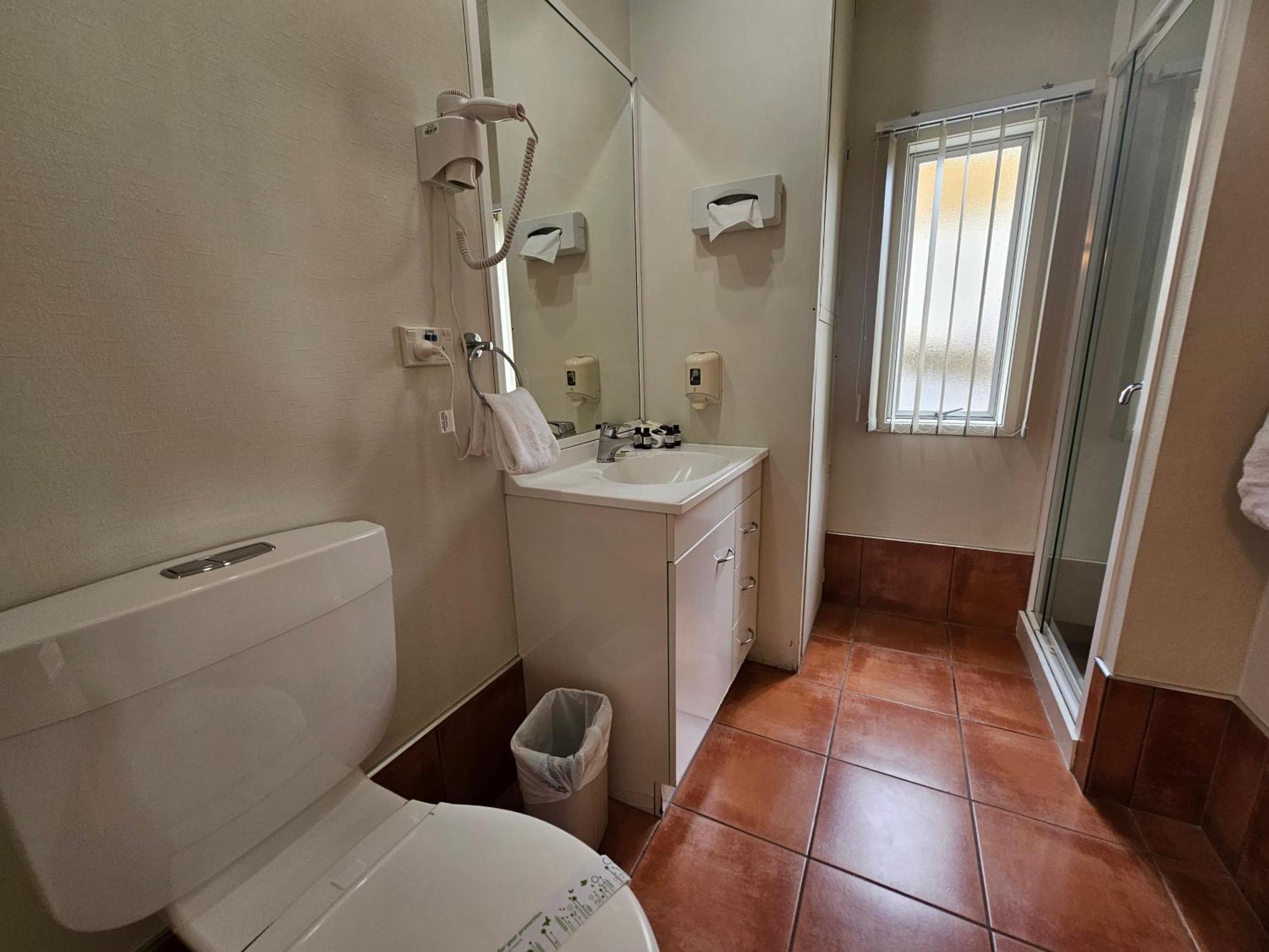 Studio on Ground Floor Lake View