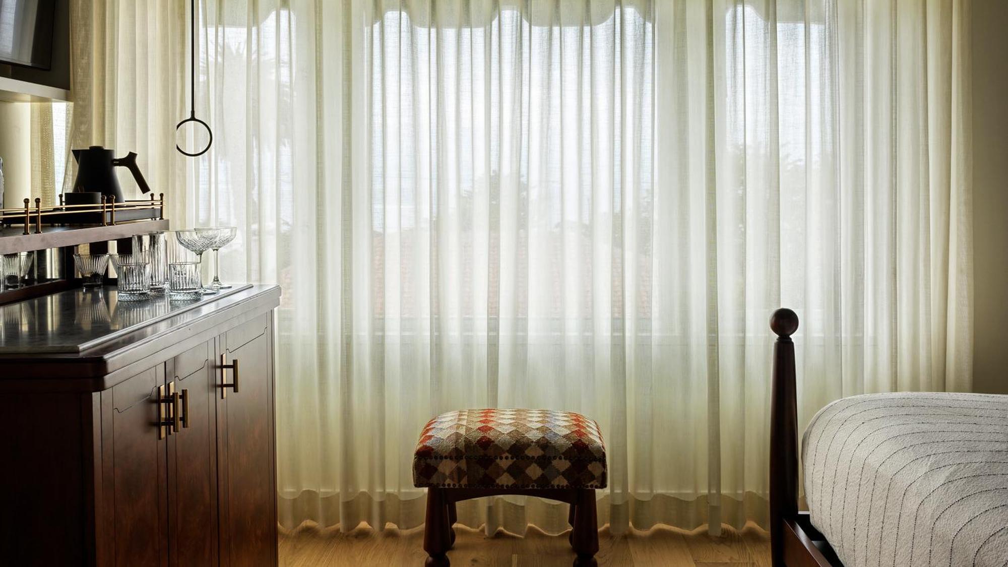 Kamer met Kingsize Bed en Uitzicht op de Oceaan