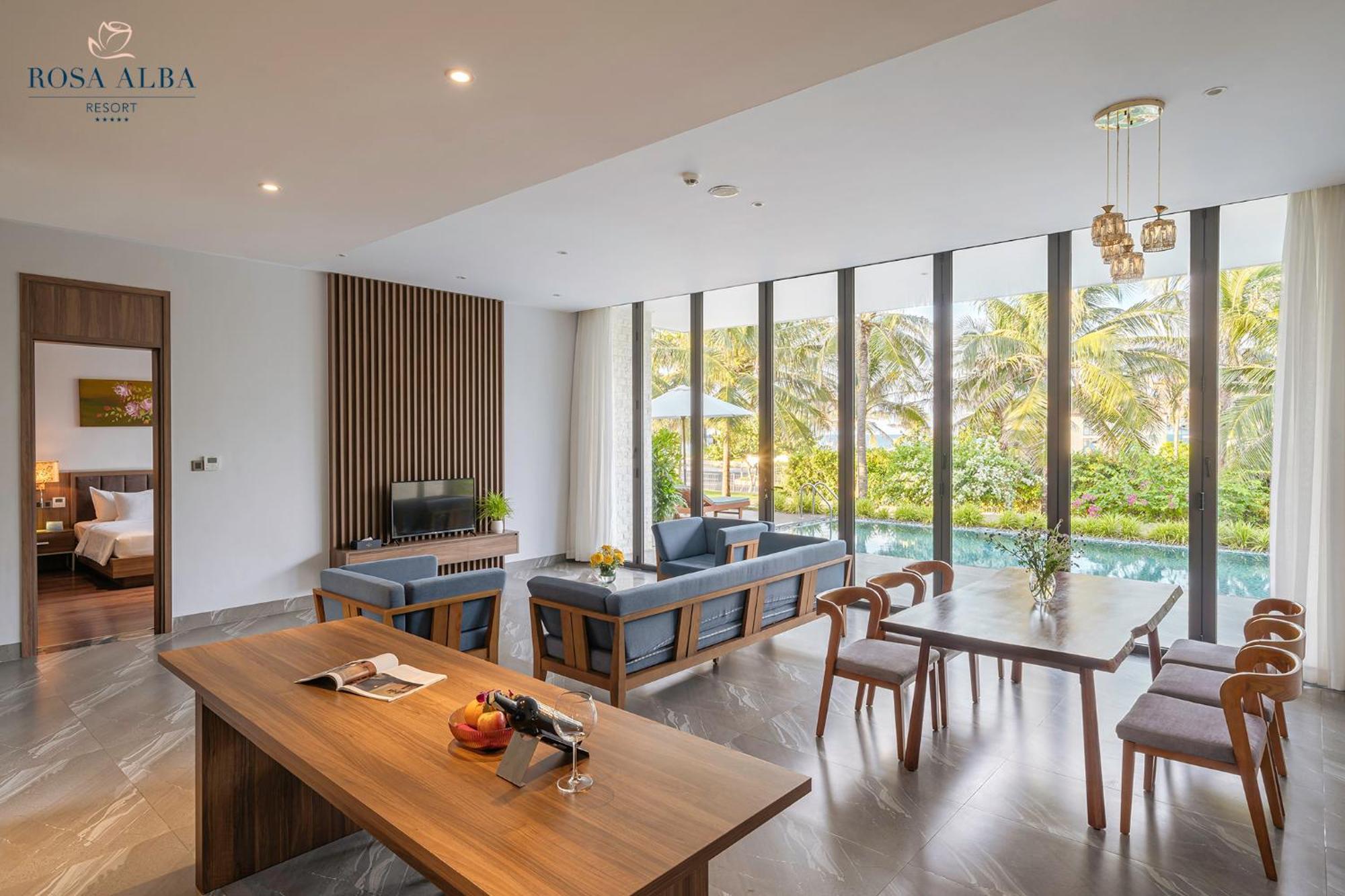 Beach front Four-Bedroom Villa