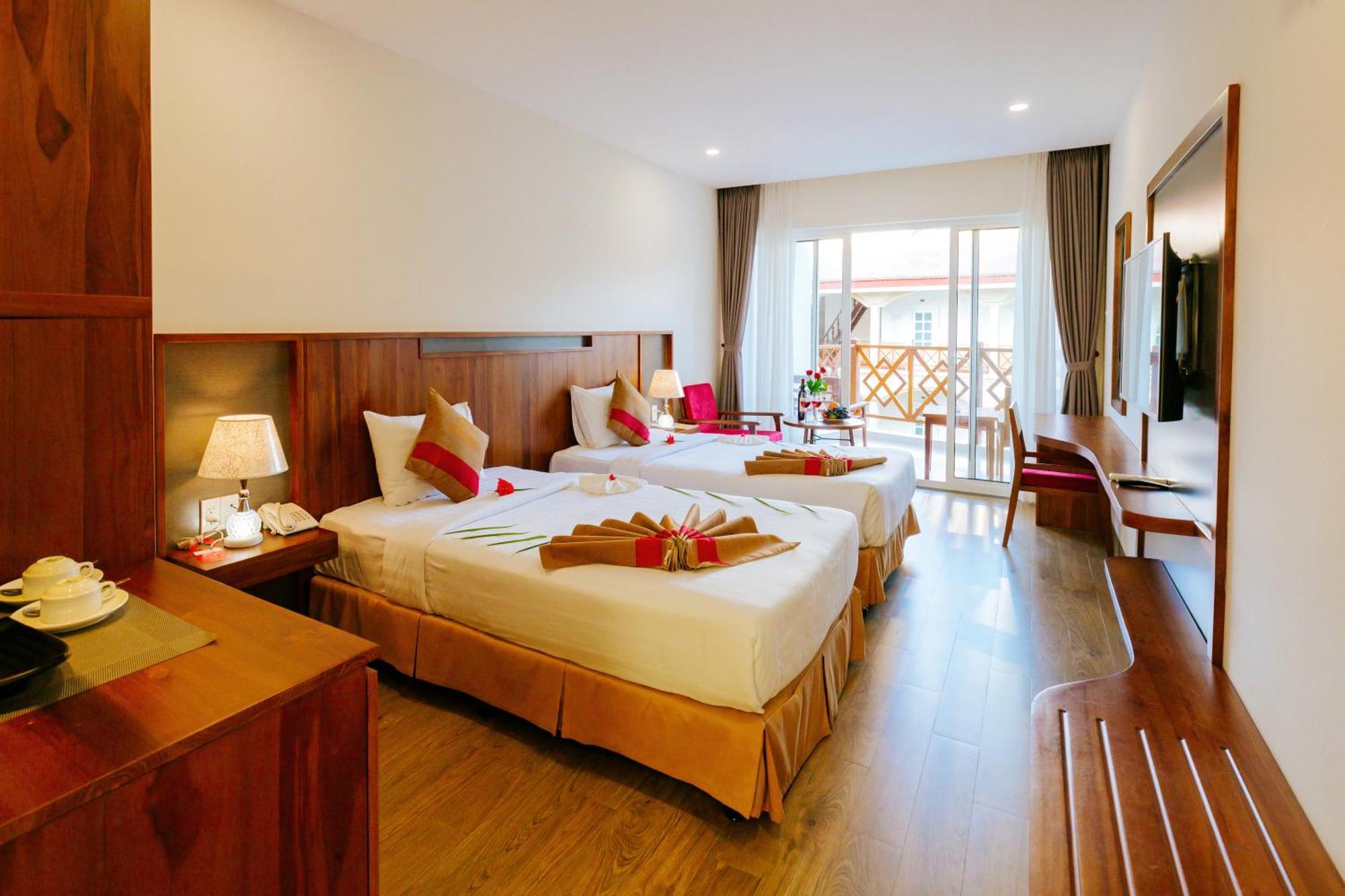 Deluxe Double or Twin Room Garden View
