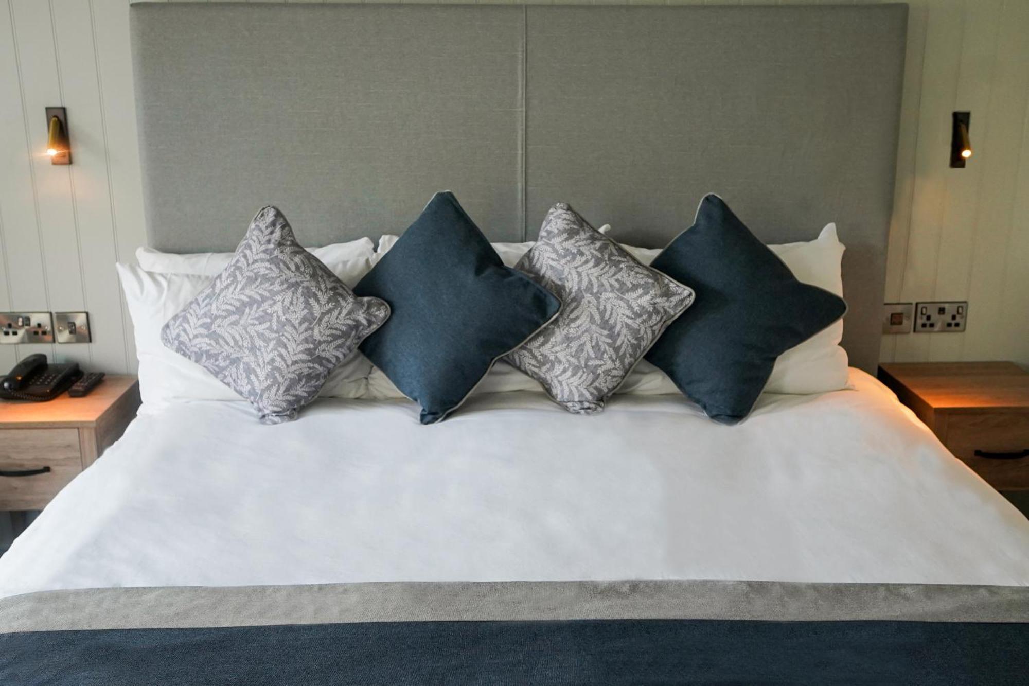 Deluxe Double Room Lake View