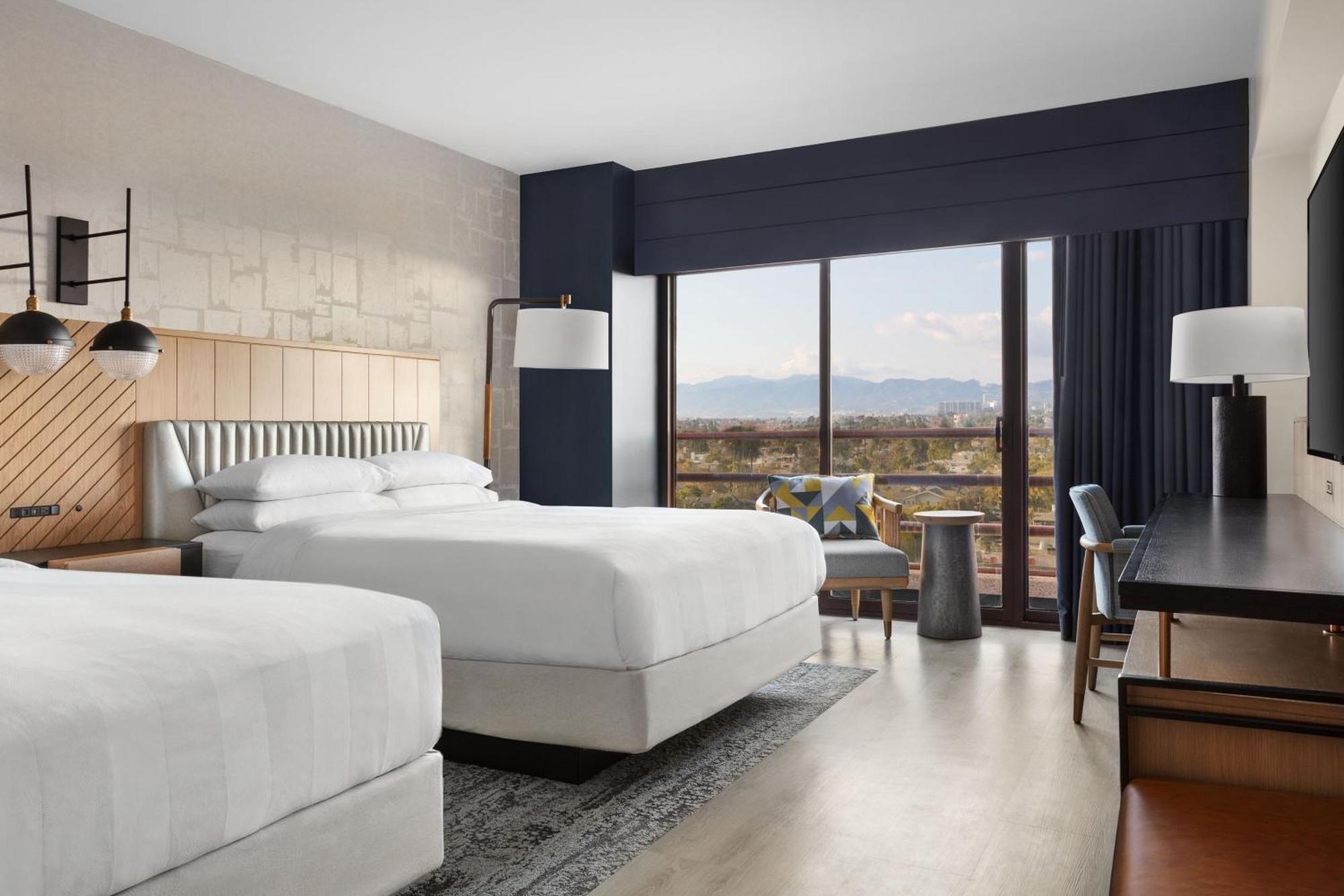 Chambre avec 2 Lits Doubles - Vue sur Ville