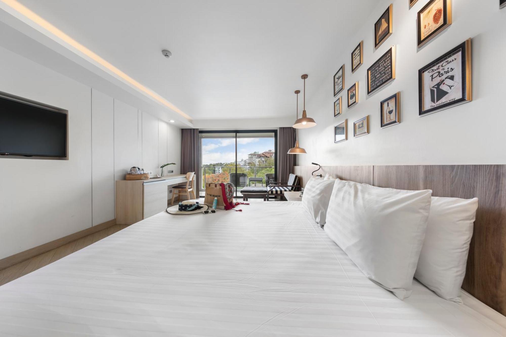 Deluxe King Room