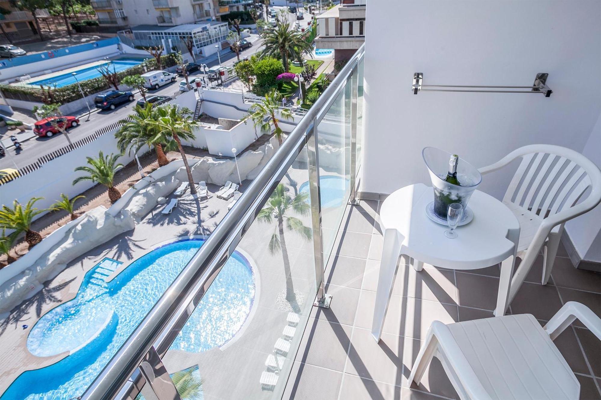 Double Room Pool View