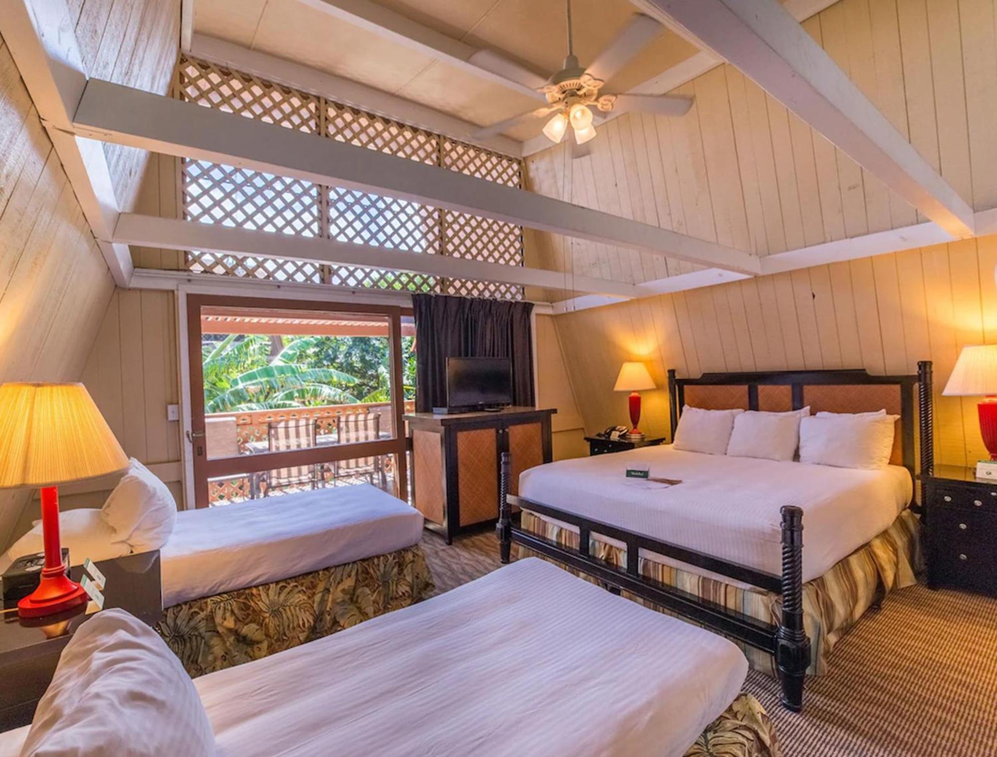 Deluxe Garden View Family Room