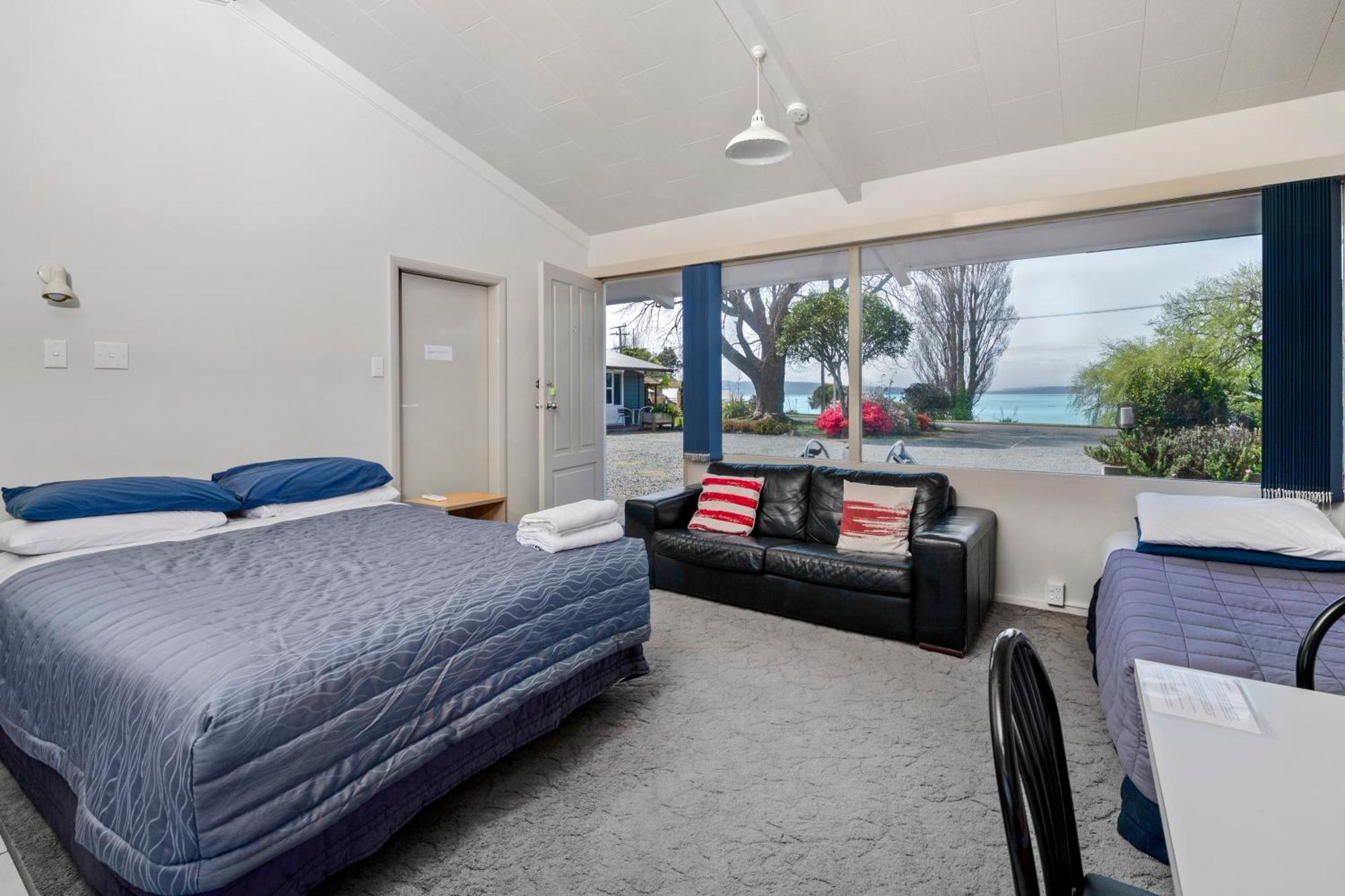 Studio Apartment Comfort Partial Lake View