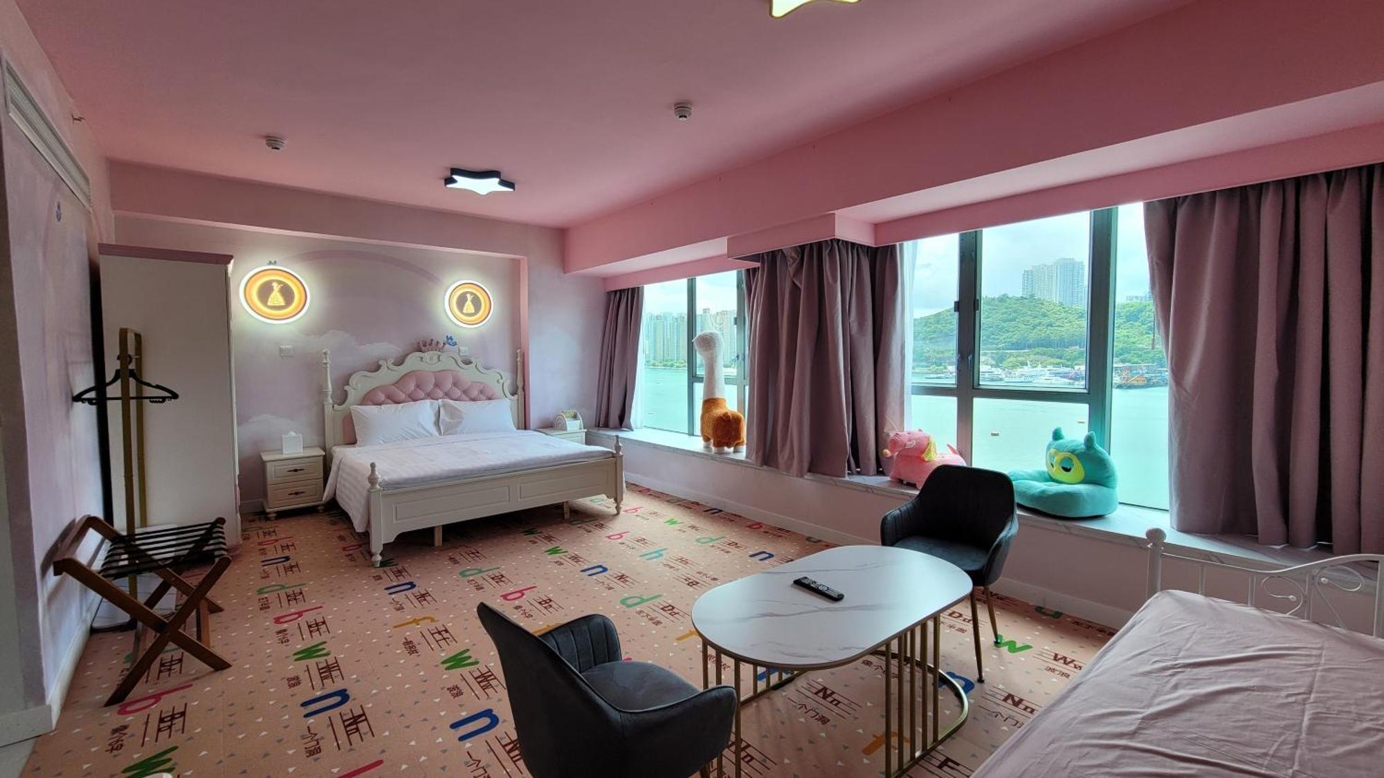 Theme Seaview Suite
