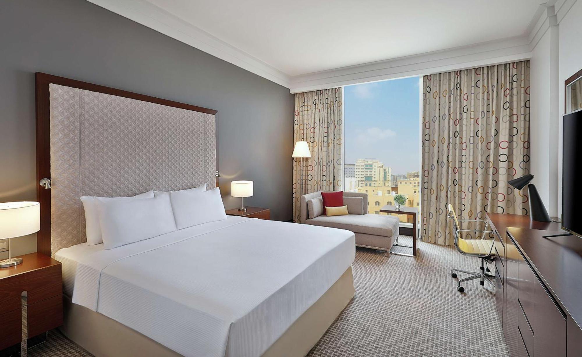 Deluxe One-Bedroom King Suite