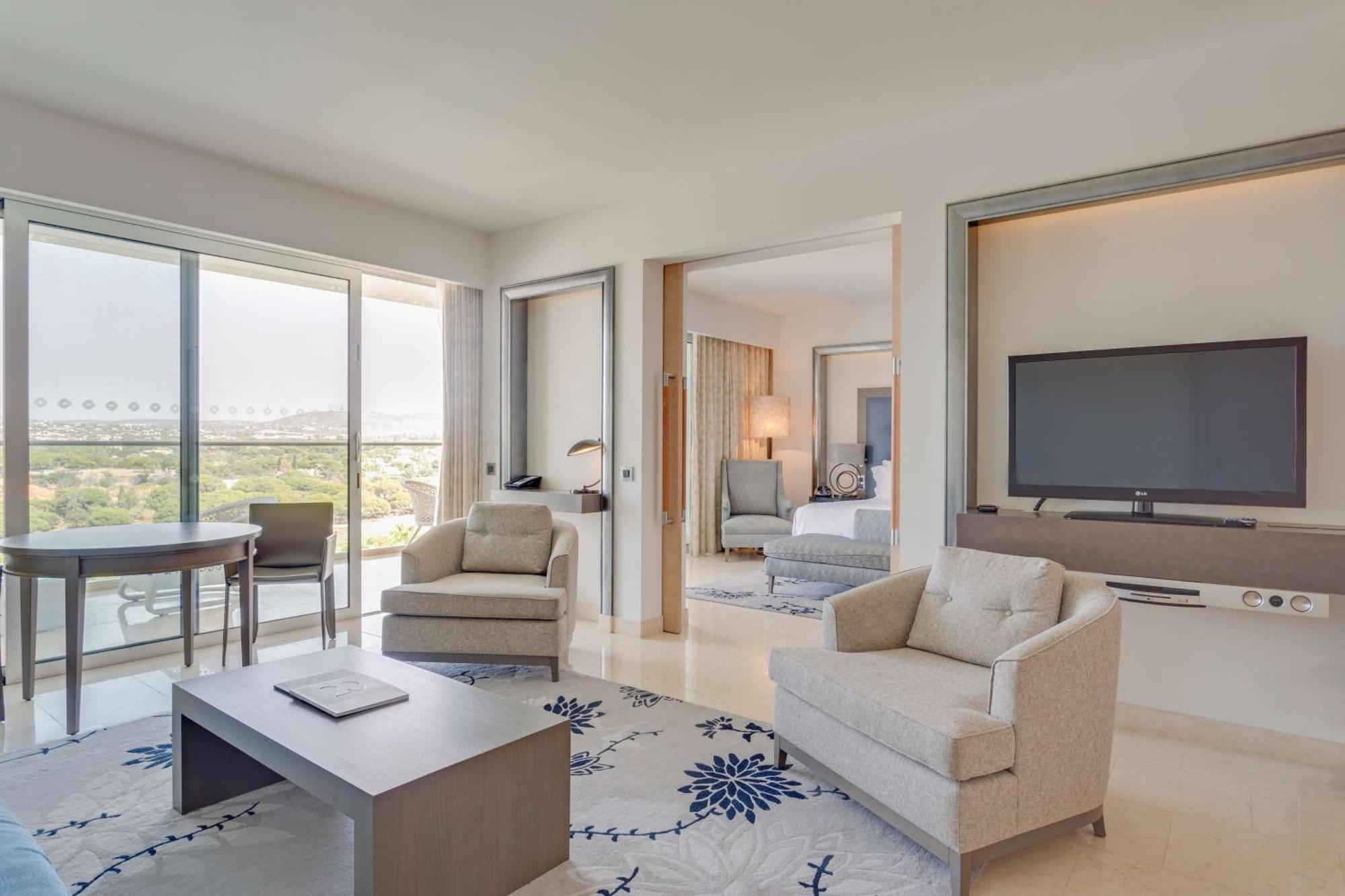 Grand Deluxe King Suite,1548856942:JPEG