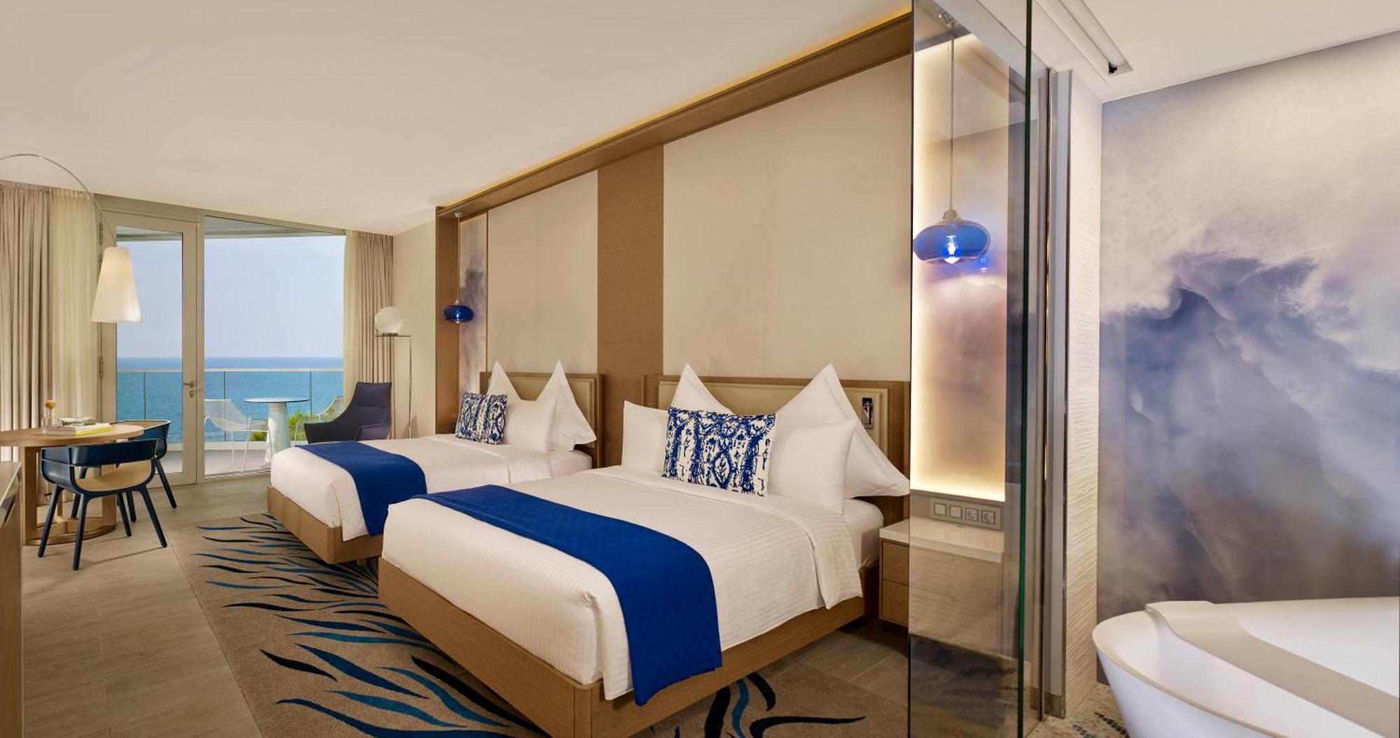 Deluxe Twin Room Balcony Partial Sea View