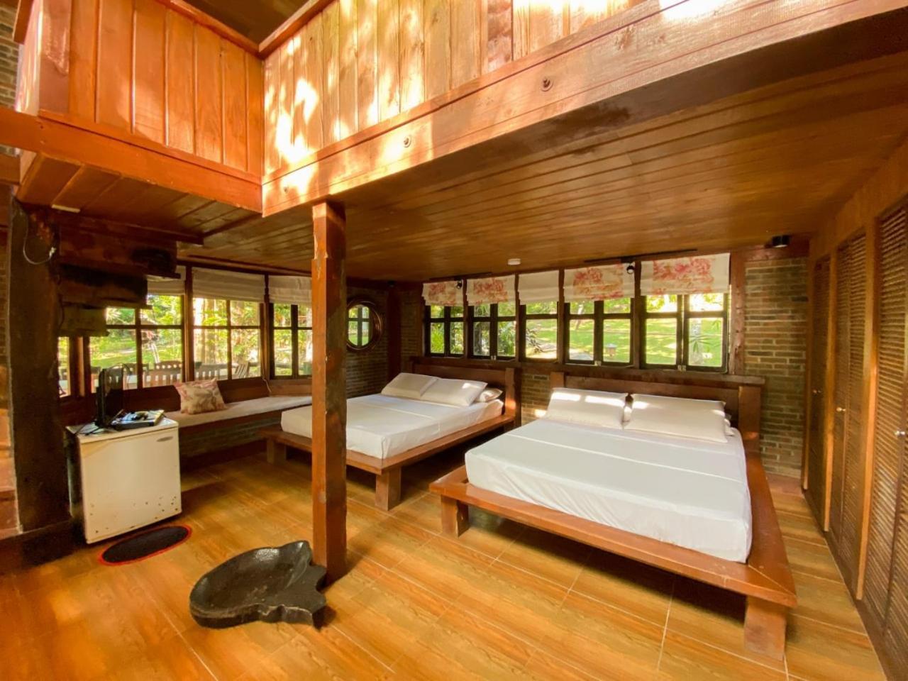 Cottage (8 Adults)